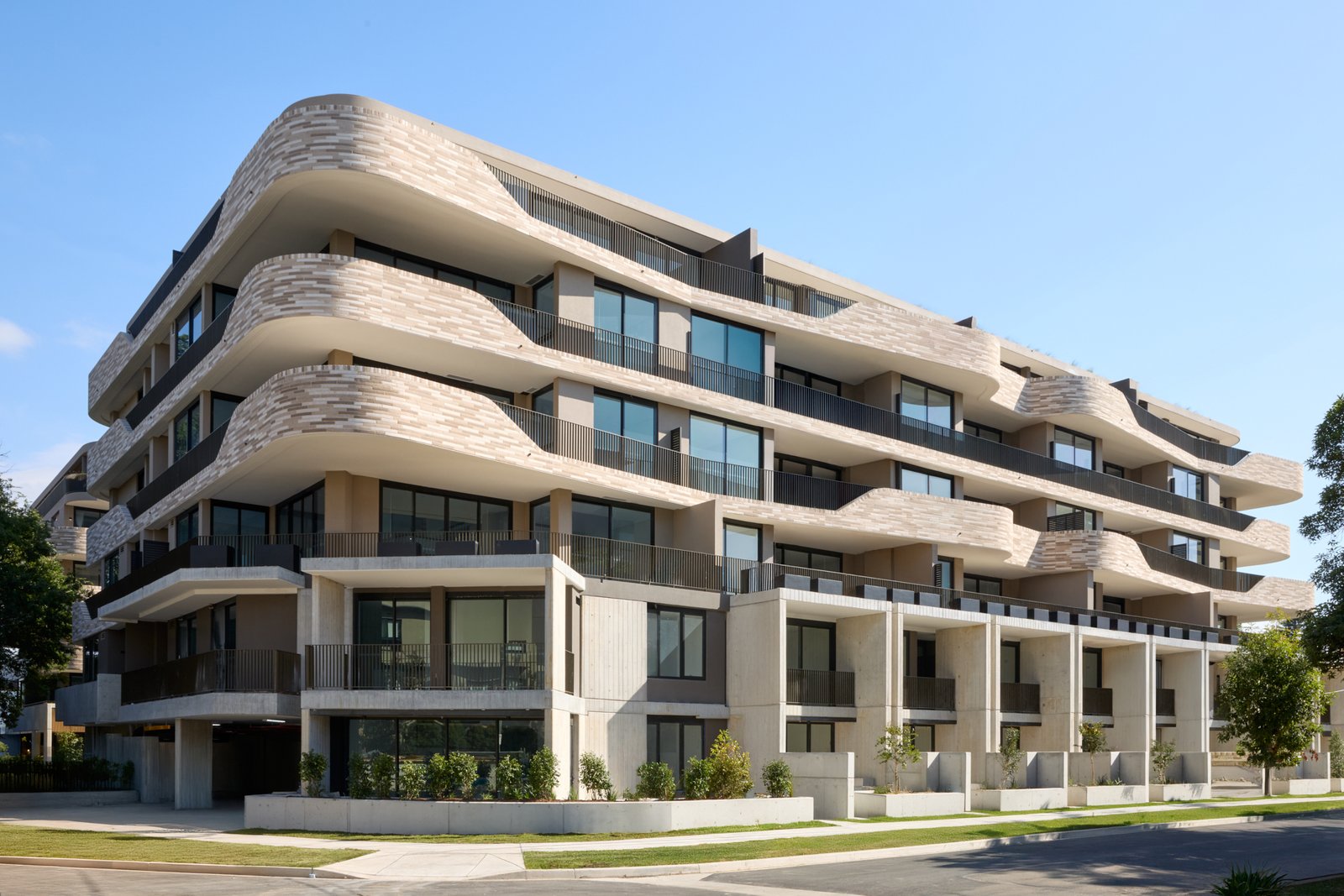 G04/10B John Tipping Grove PENRITH 15