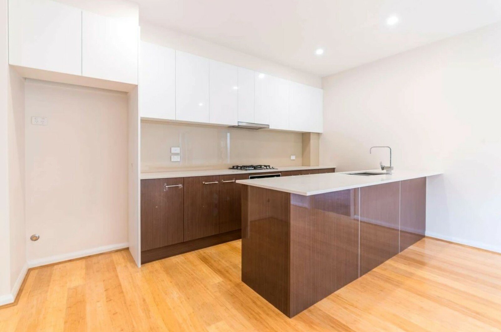 Gallery: g04/70 Ferntree Gully Road