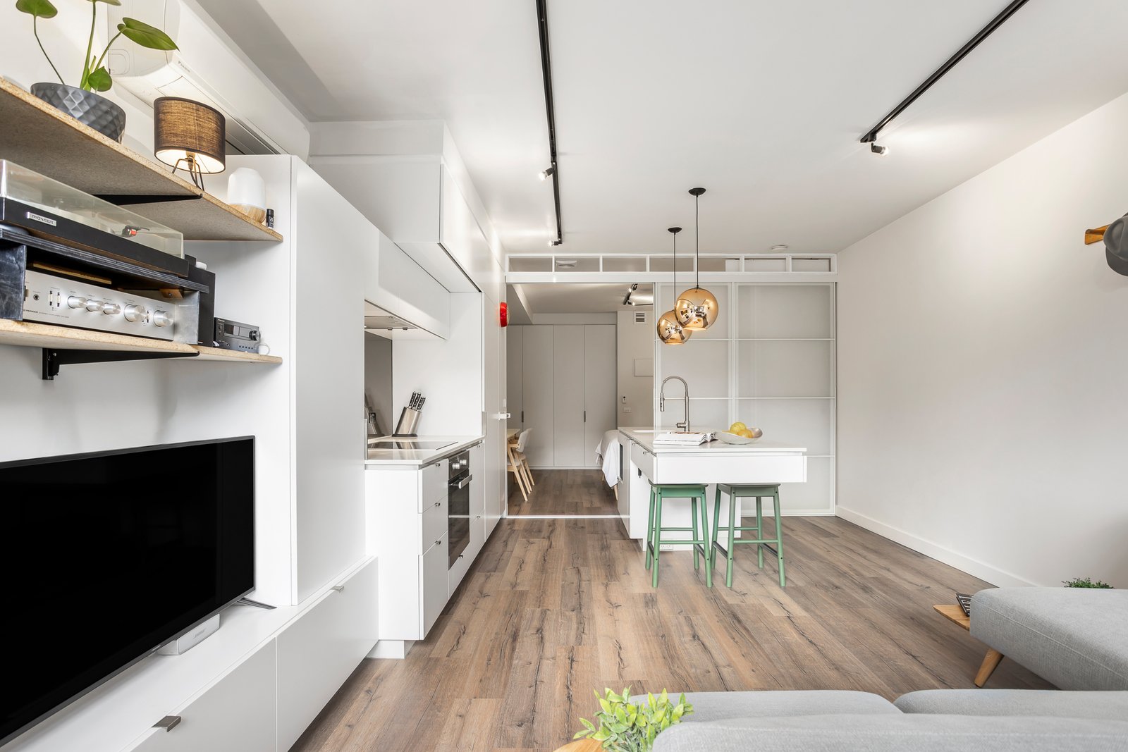 Gallery: G04/99 Palmerston Crescent