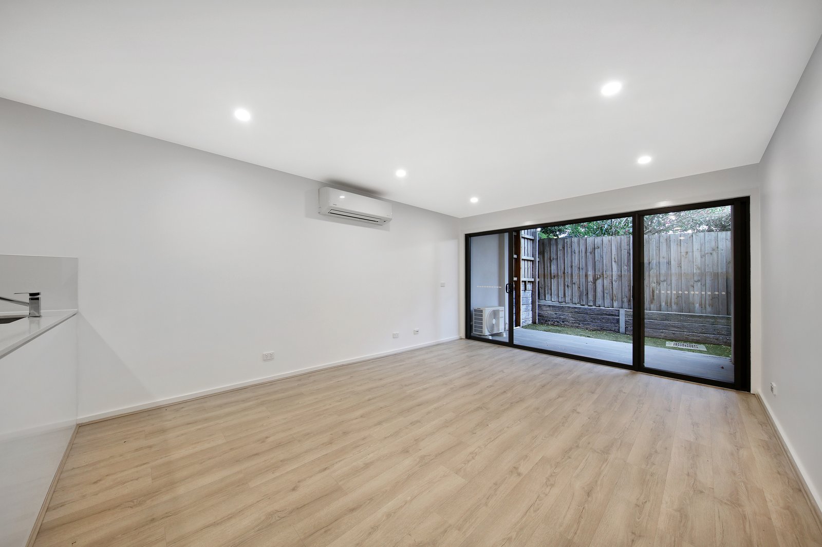 Gallery: G05/35 Tennyson Street