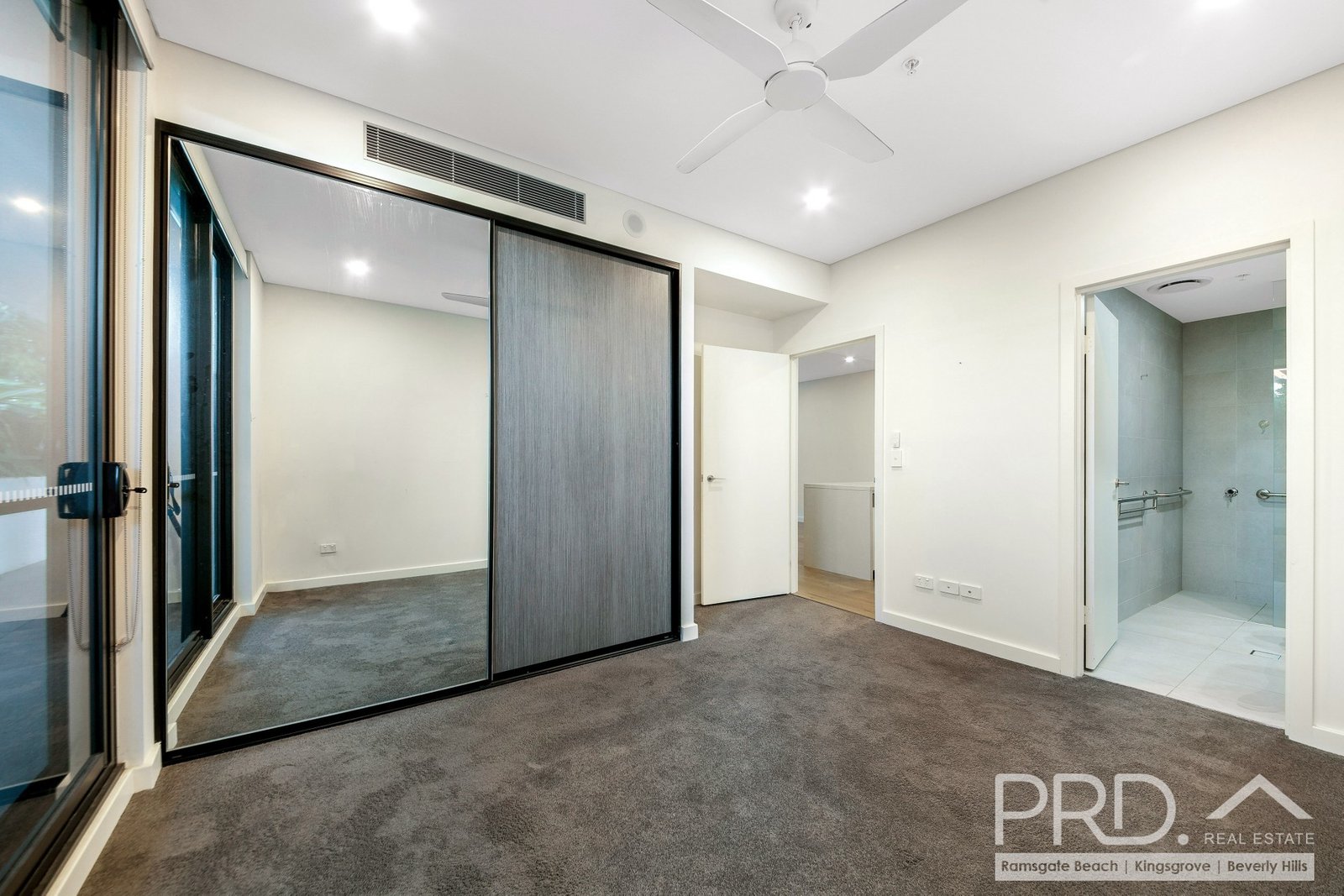 G06/11 Garrigarrang Avenue KOGARAH 3