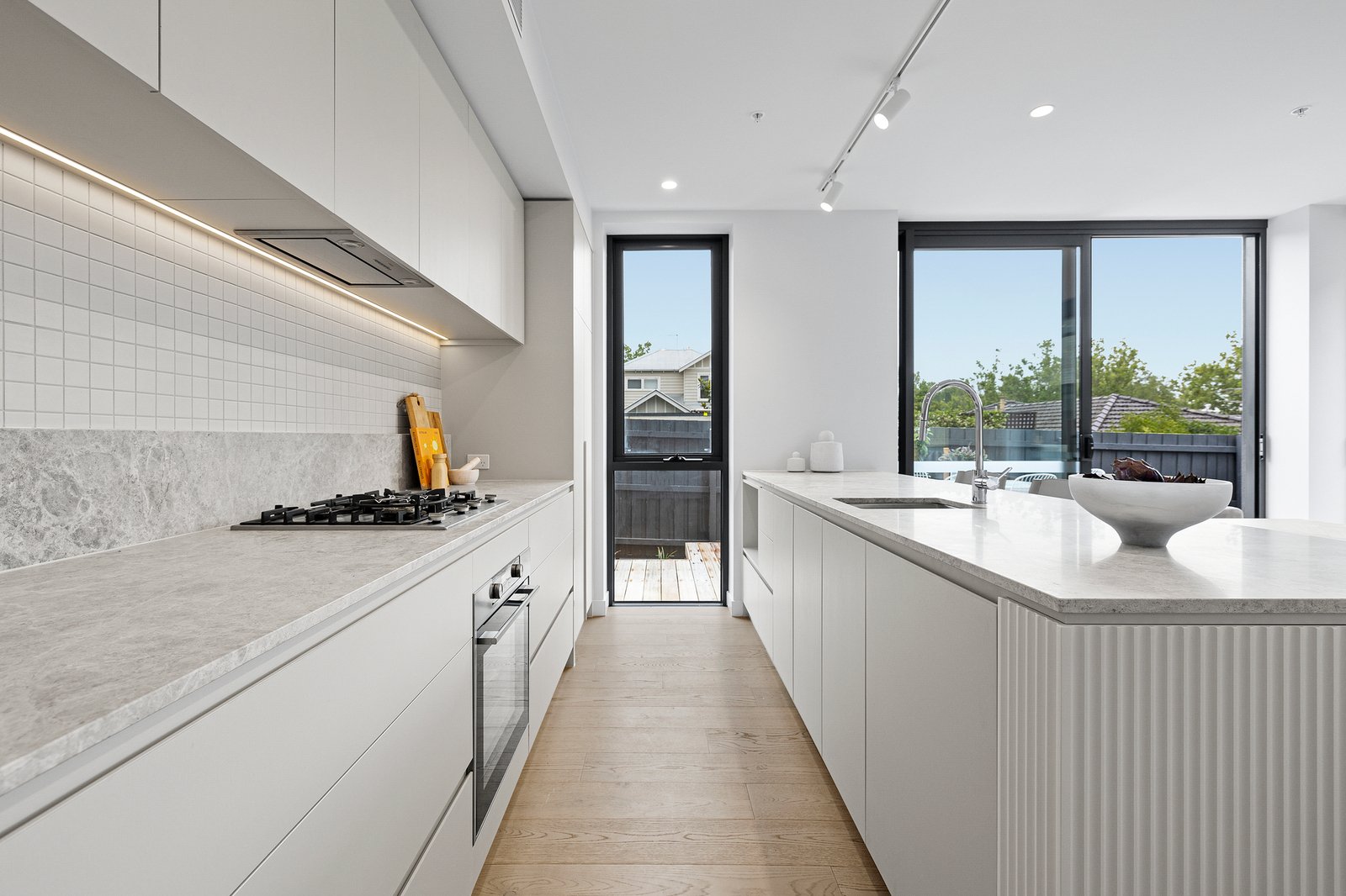 Gallery: G06/1538-1540 High Street