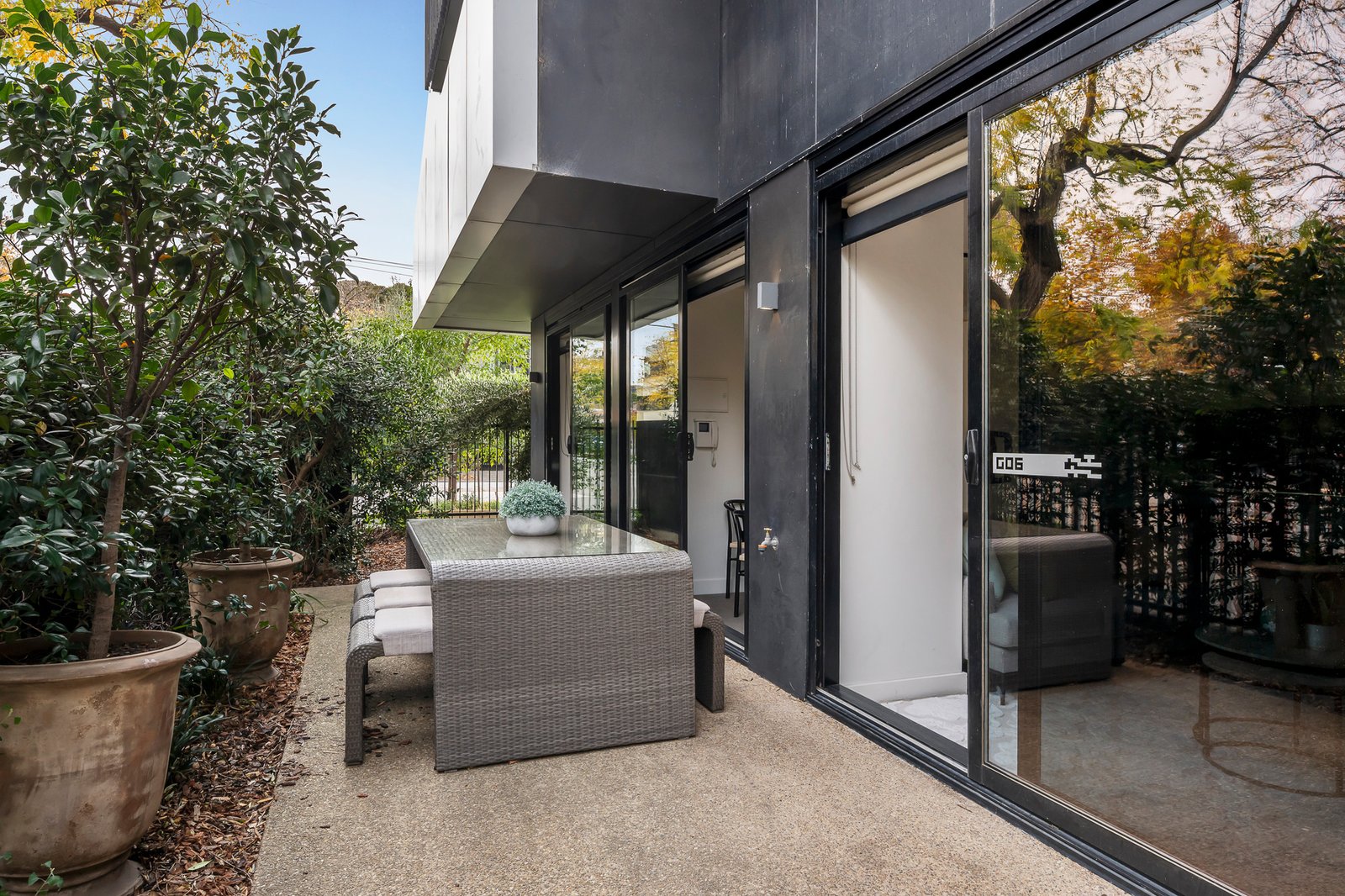 Gallery: G06/99 Palmerston Crescent