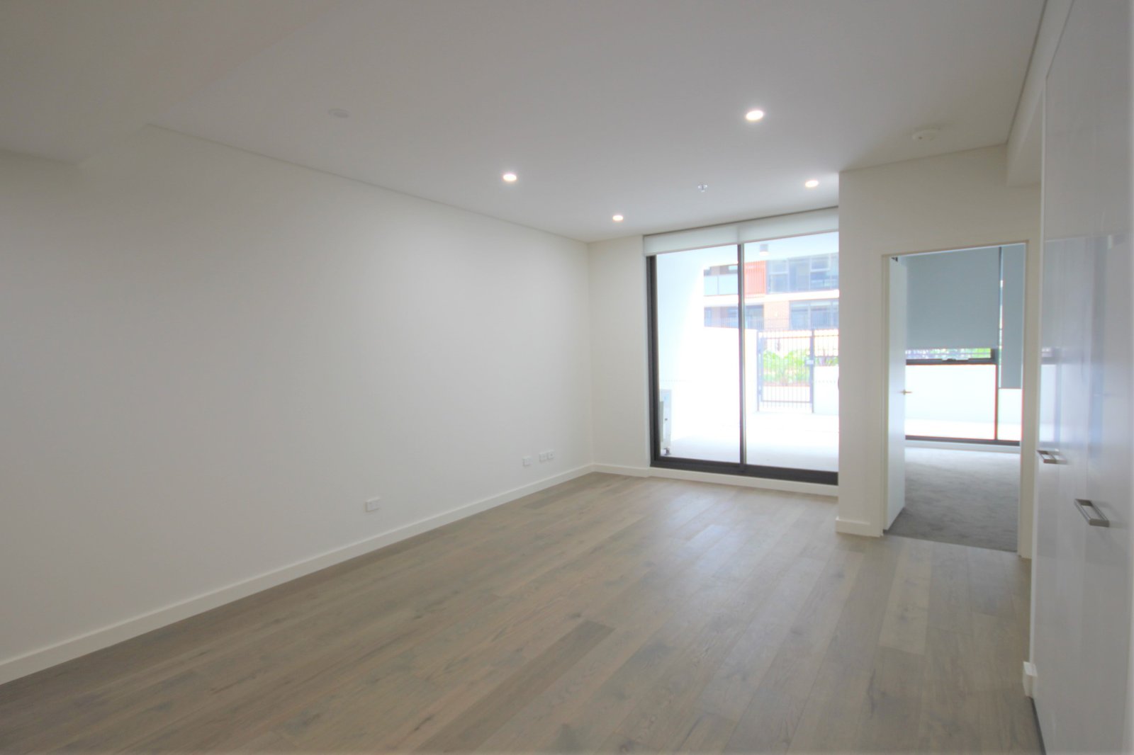 G08/11 Garrigarrang Ave  KOGARAH 4