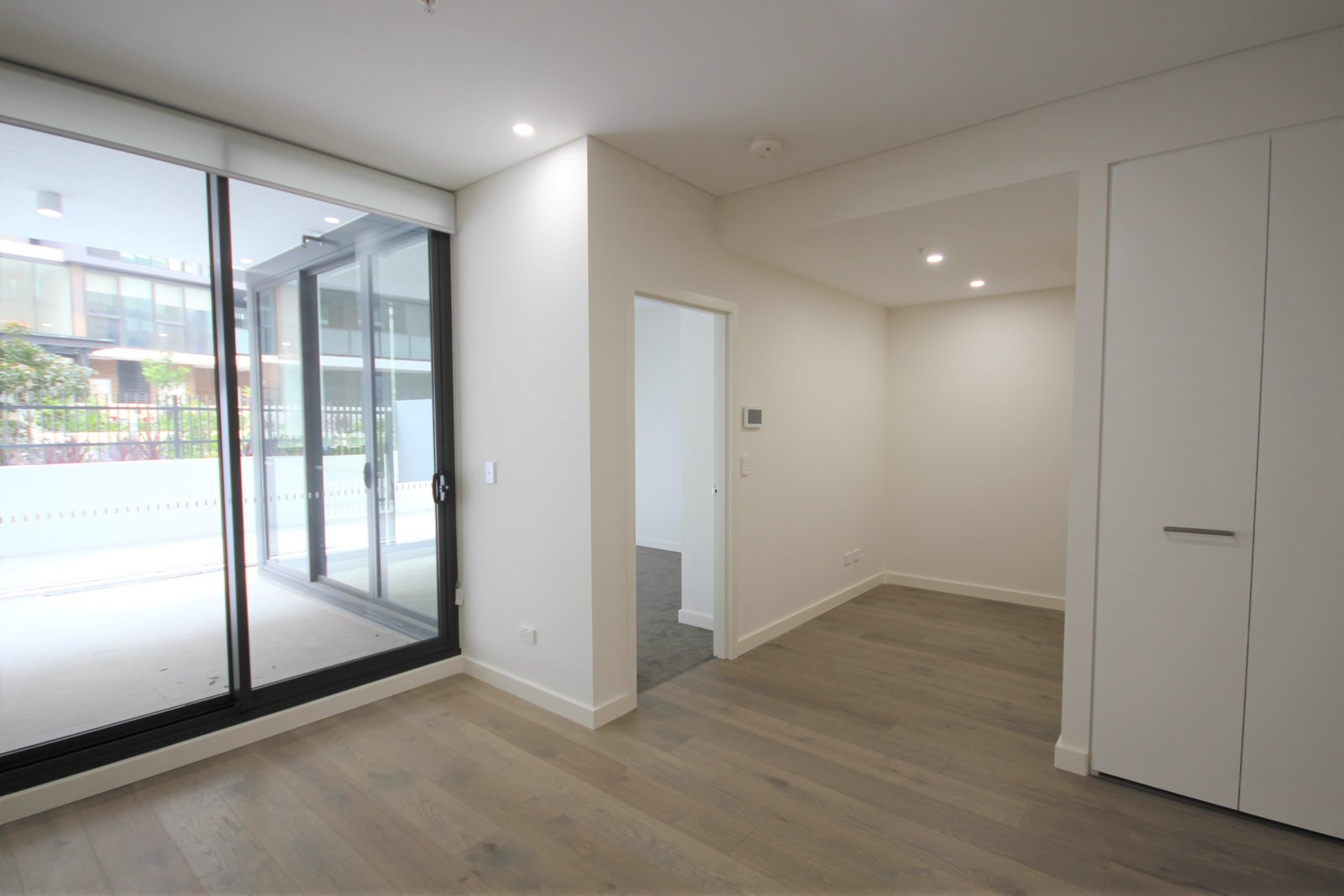 G08/11 Garrigarrang Ave  KOGARAH 6