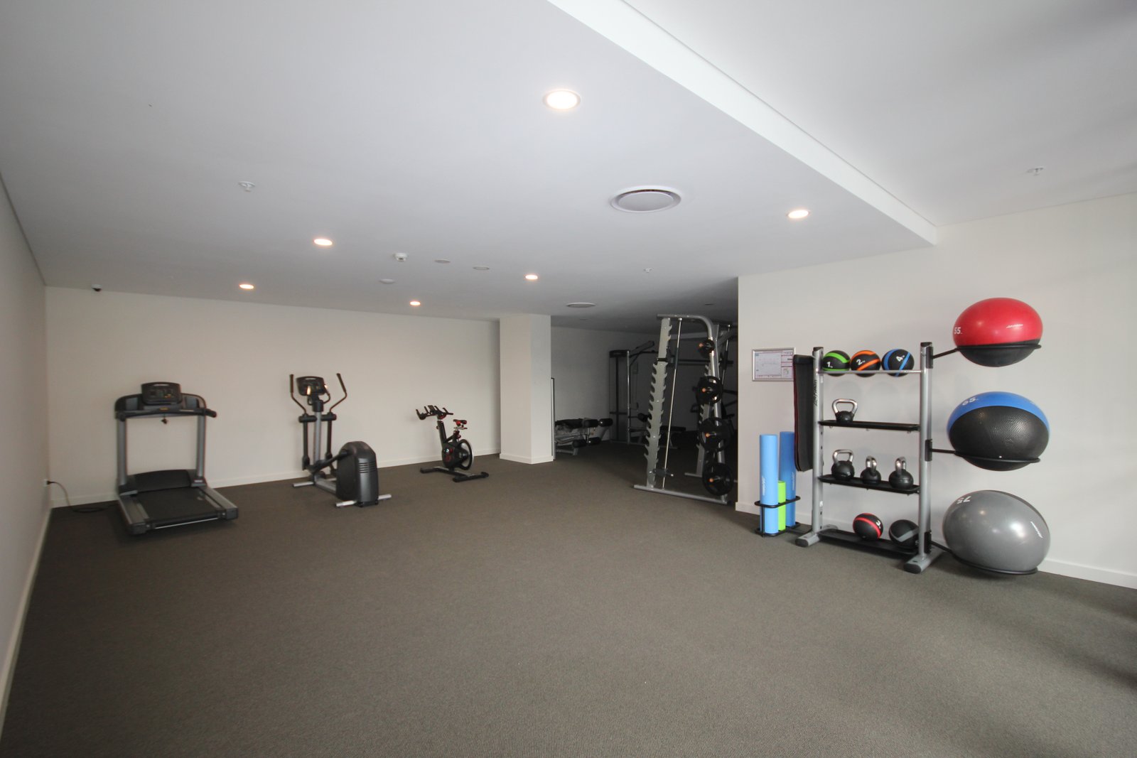 G08/11 Garrigarrang Ave  KOGARAH 10