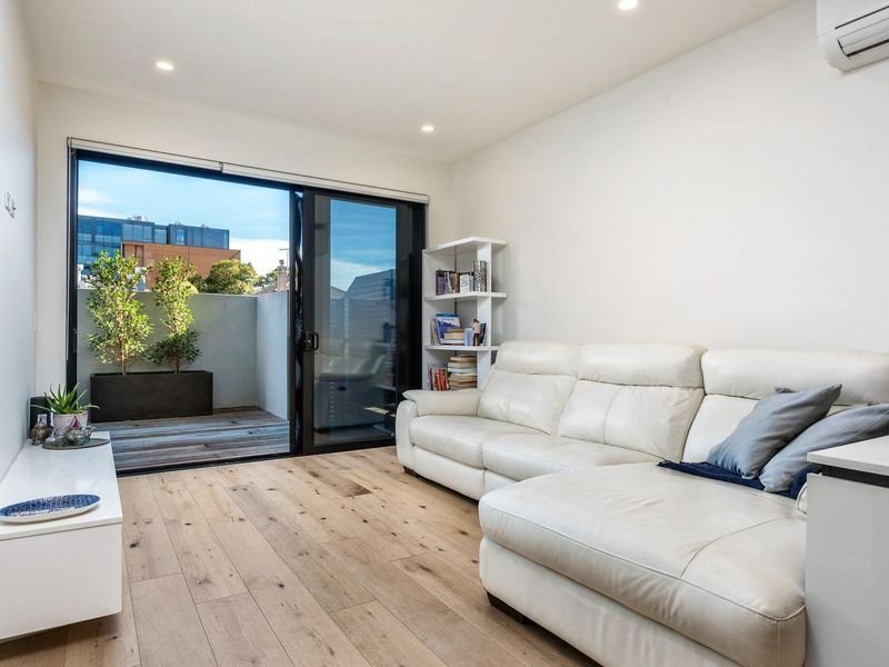 Gallery: G08/2-4 Littlewood Street