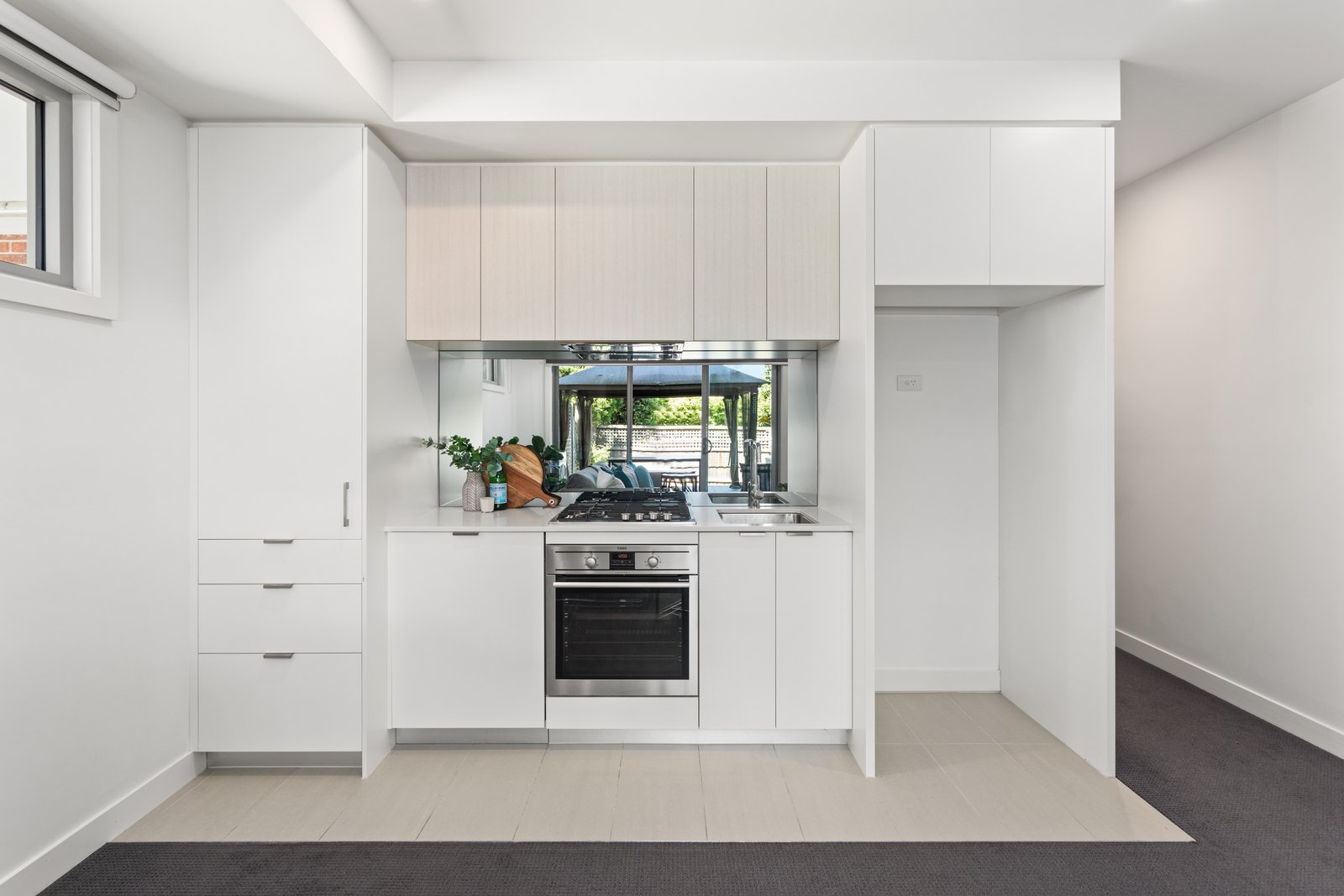 Gallery: G08/303-305 Huntingdale Road