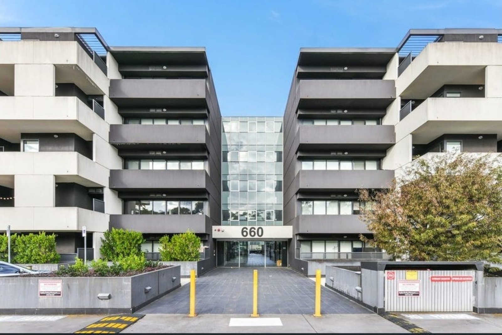 Gallery: G12/660 Blackburn Road