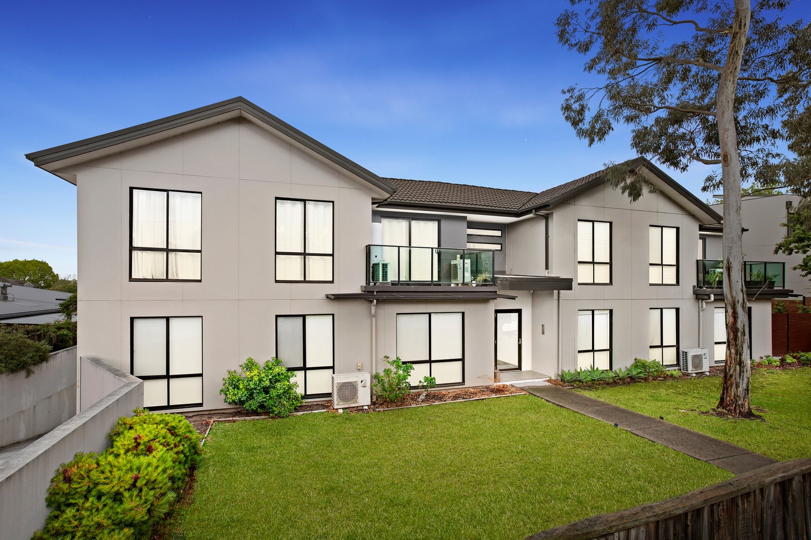 Gallery: G2/315-319 Huntingdale Road