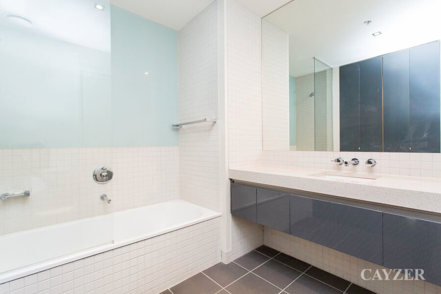 Gallery: G312/93 Dow Street