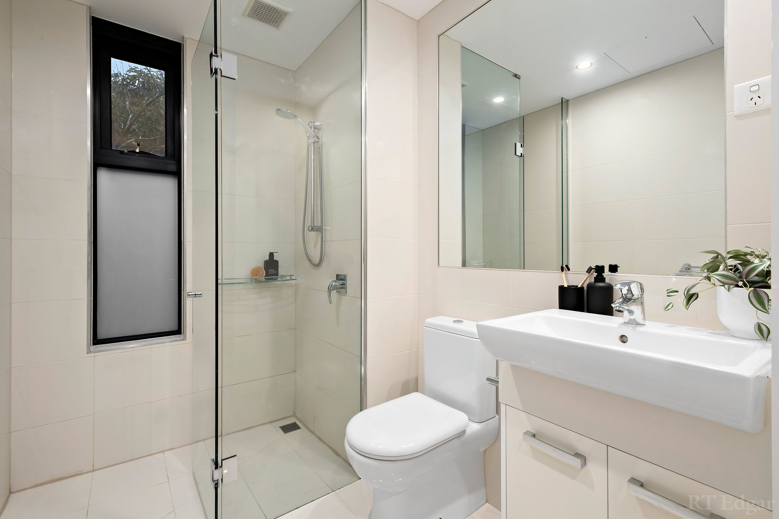 Real Estate and Property in G5/2 Constance Street, Hawthorn East, VIC