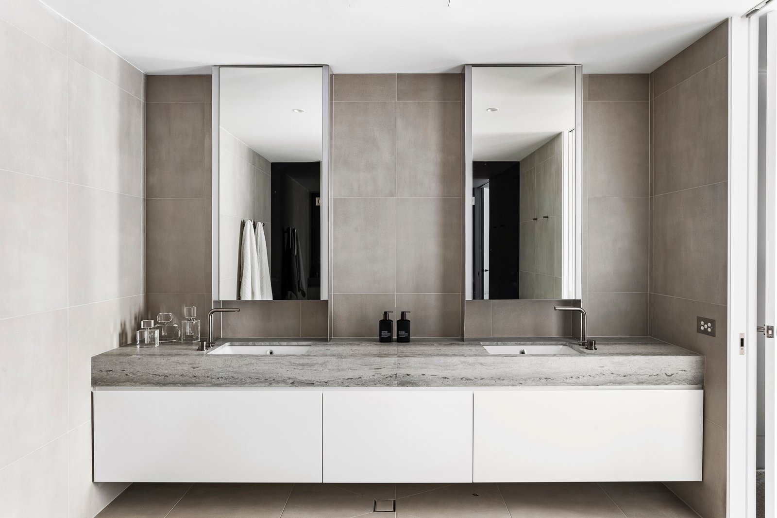 Garden Residence, 5 Brookville Road, Toorak, 3142