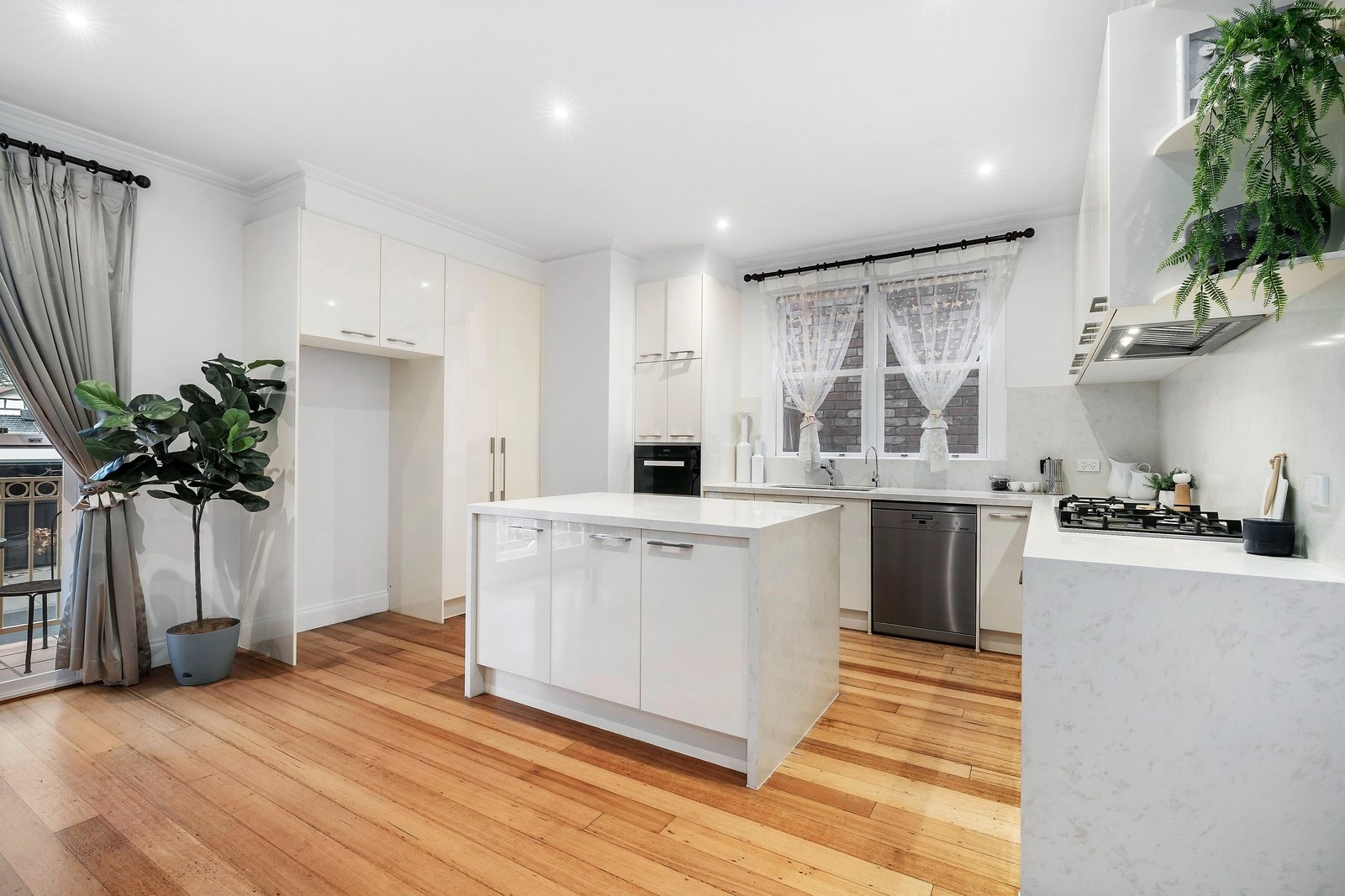 Real Estate and Property in Hawthorn, VIC