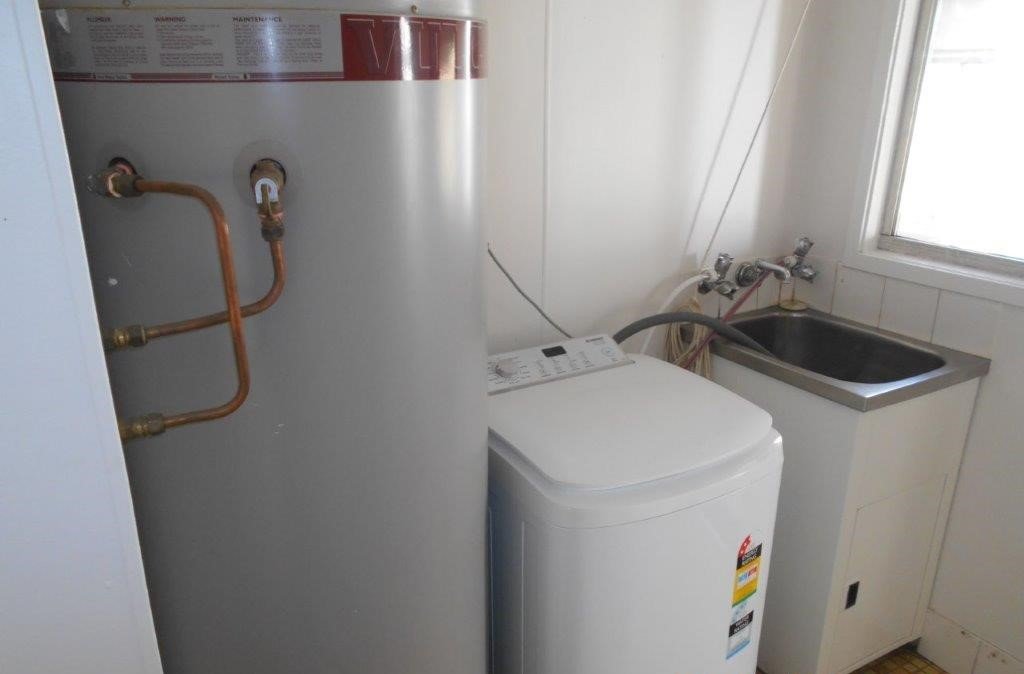 "Jilba House" 3337 Tumbarumba Road BATLOW 10