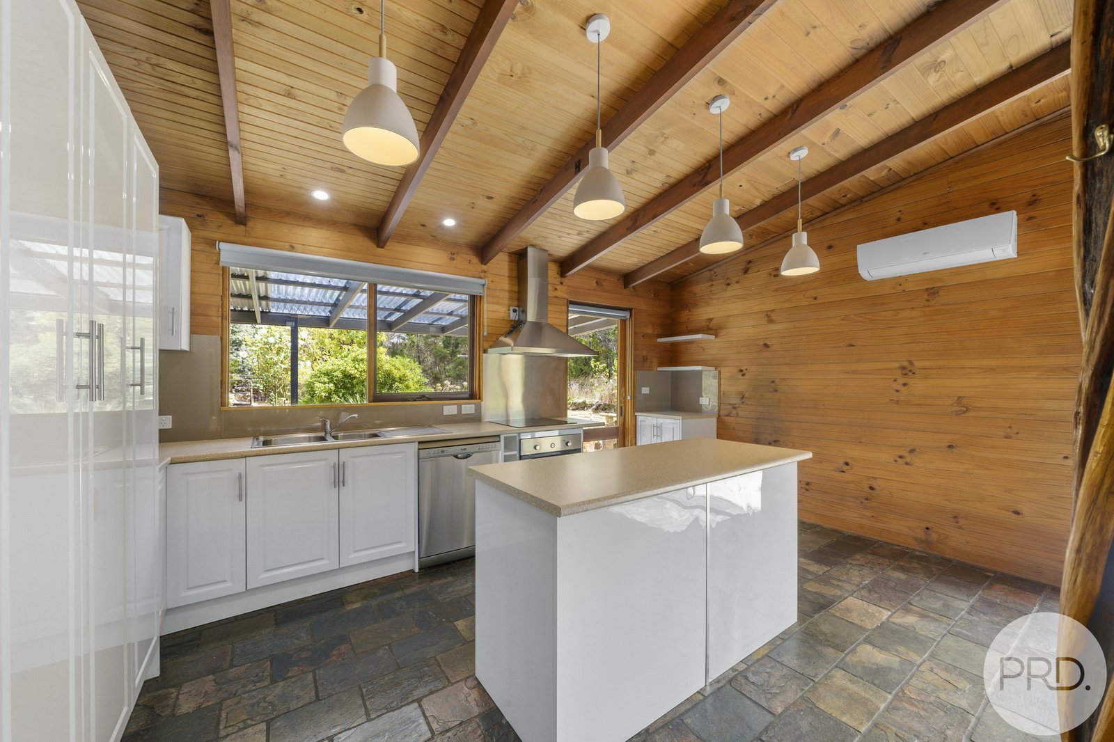 'Karinga' 9 Elizabeth Street PONTYPOOL 2