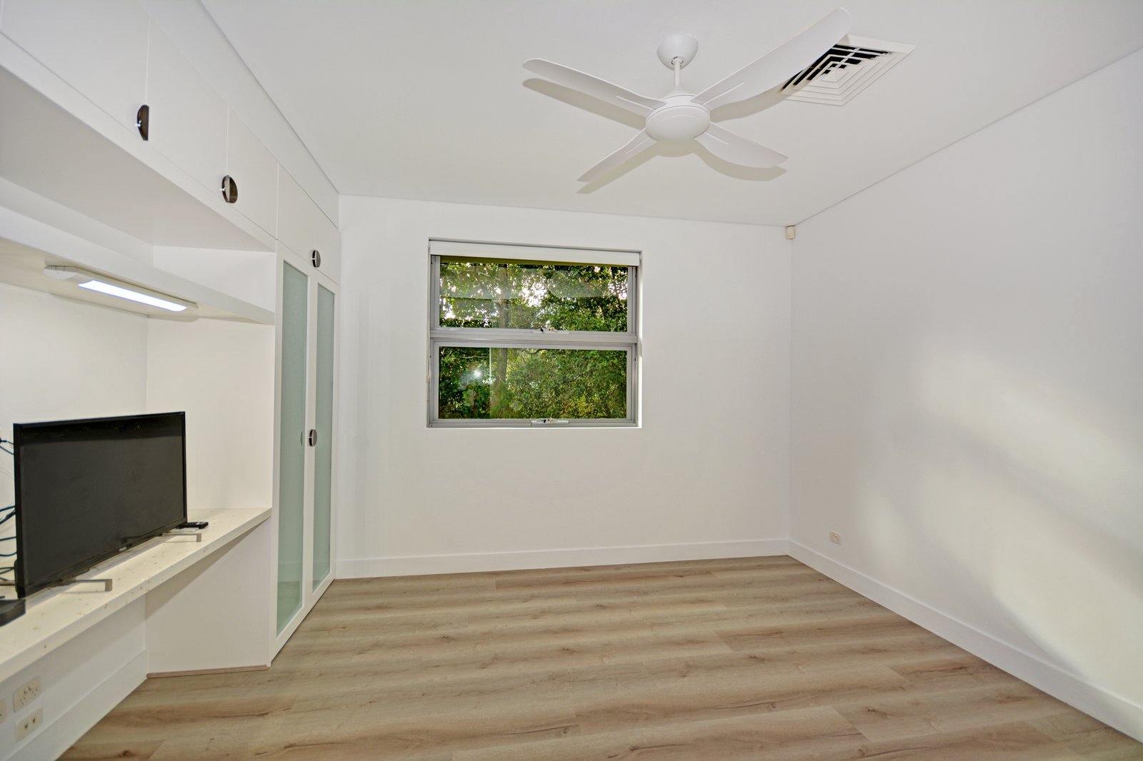  KINGSCLIFF 7