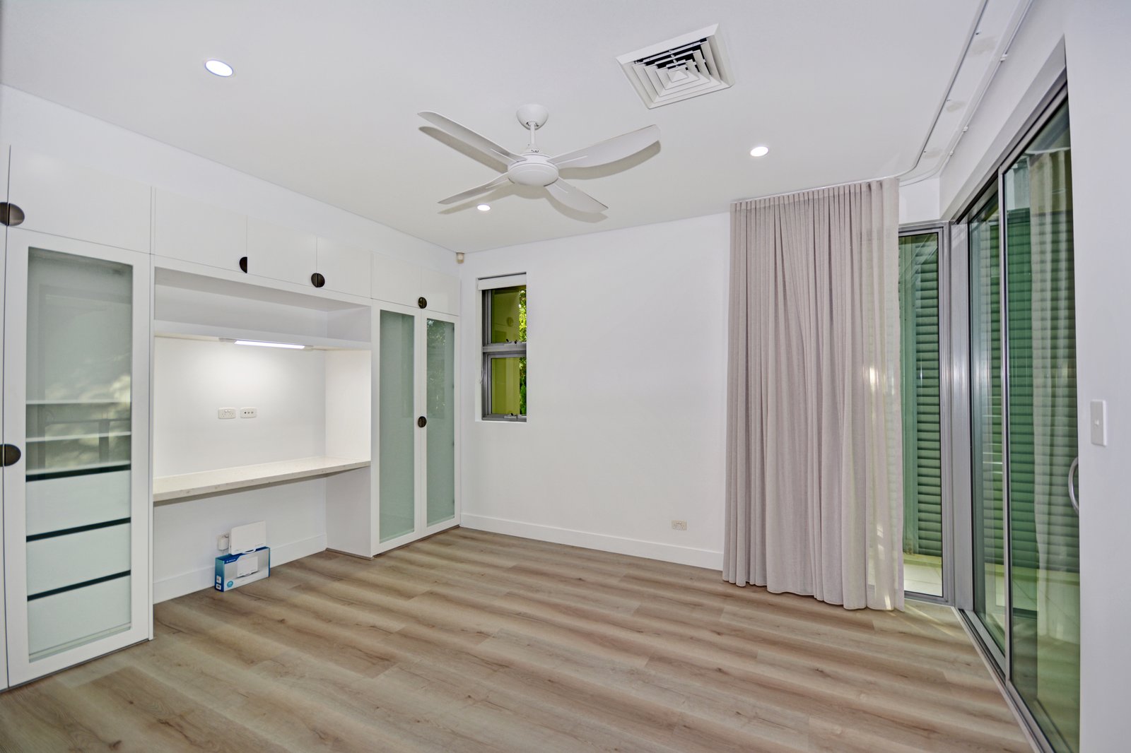  KINGSCLIFF 8