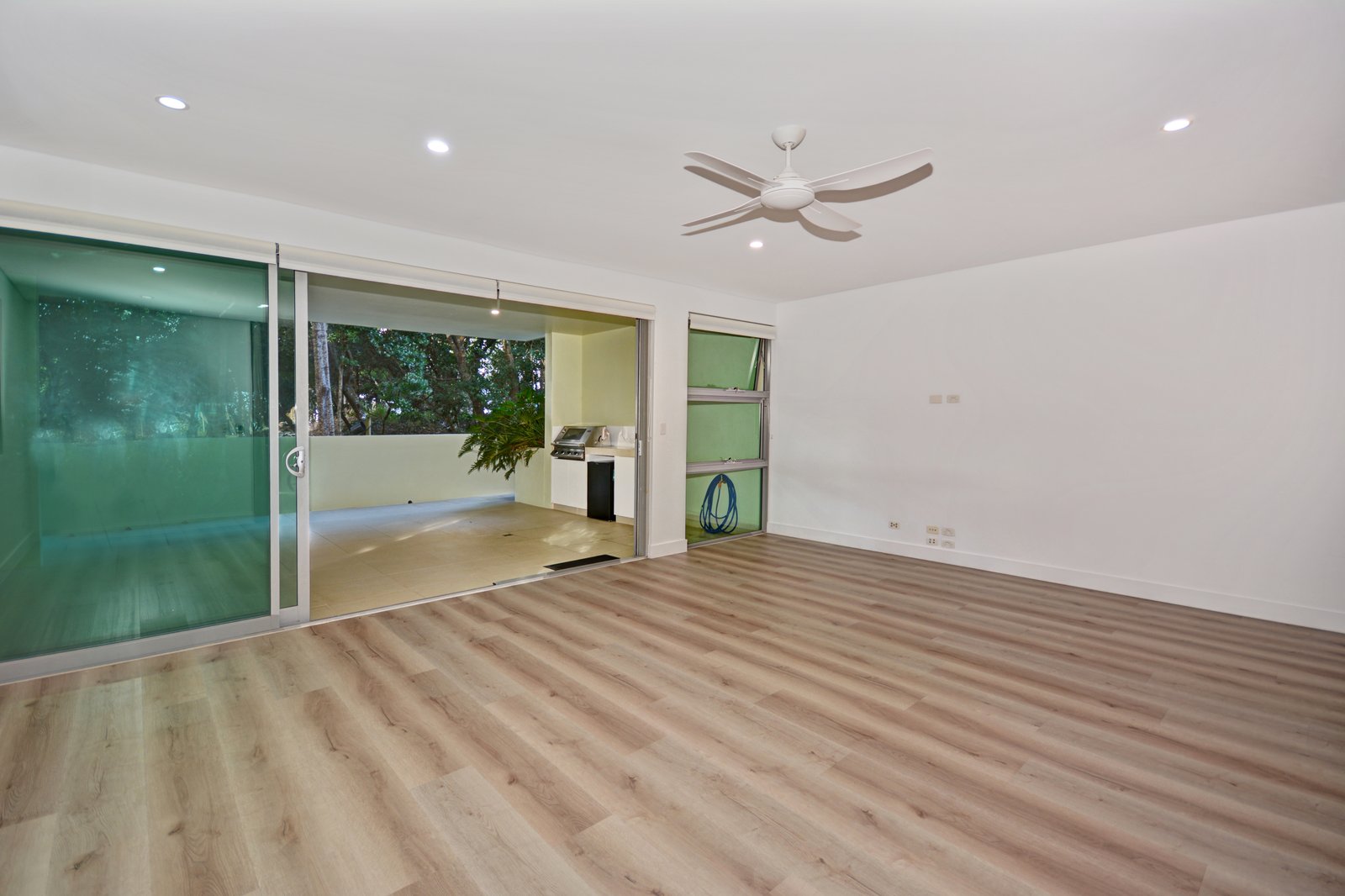  KINGSCLIFF 10