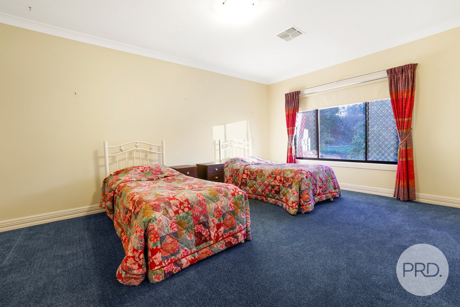  KINGSWOOD 22