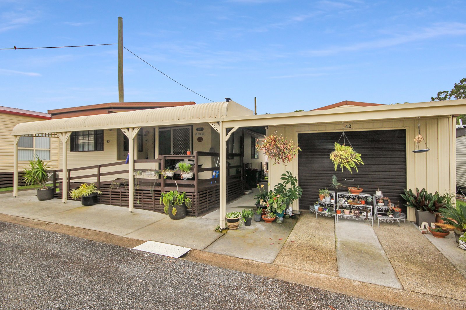  LAURIETON 1