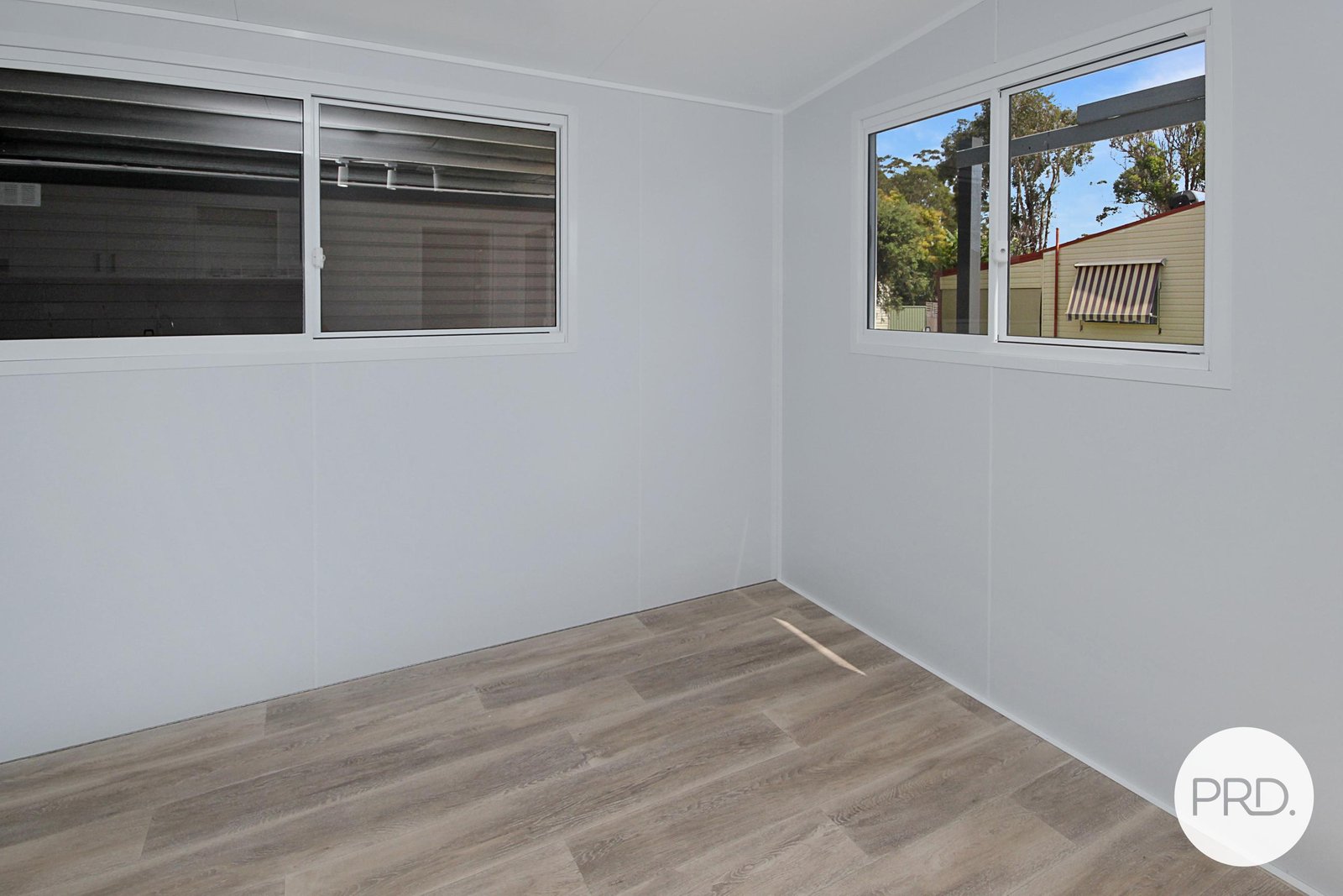  LAURIETON 8