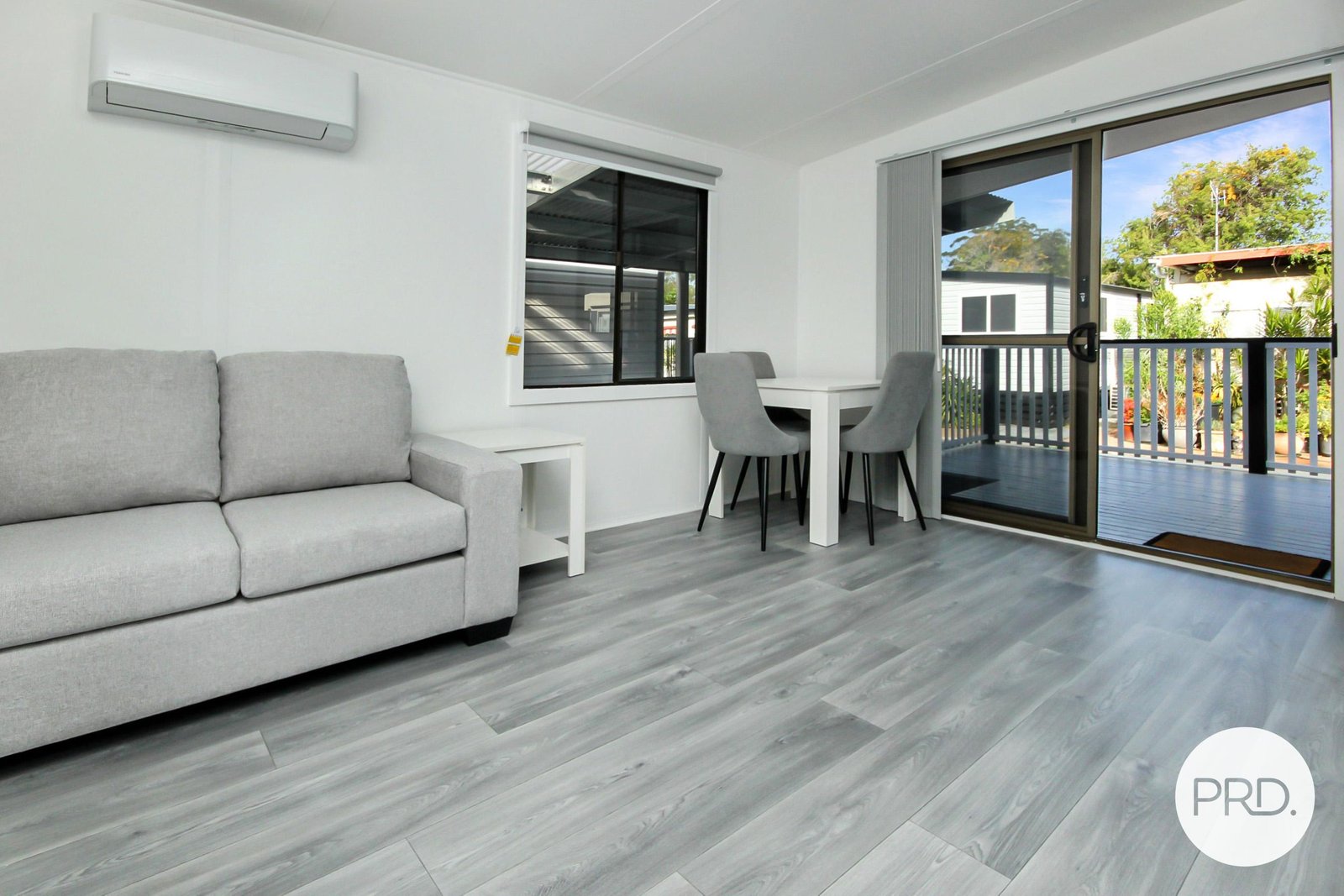  LAURIETON 4