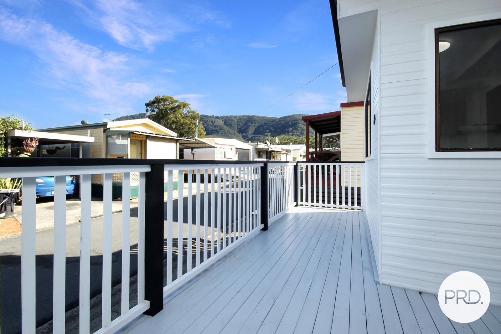  LAURIETON 8