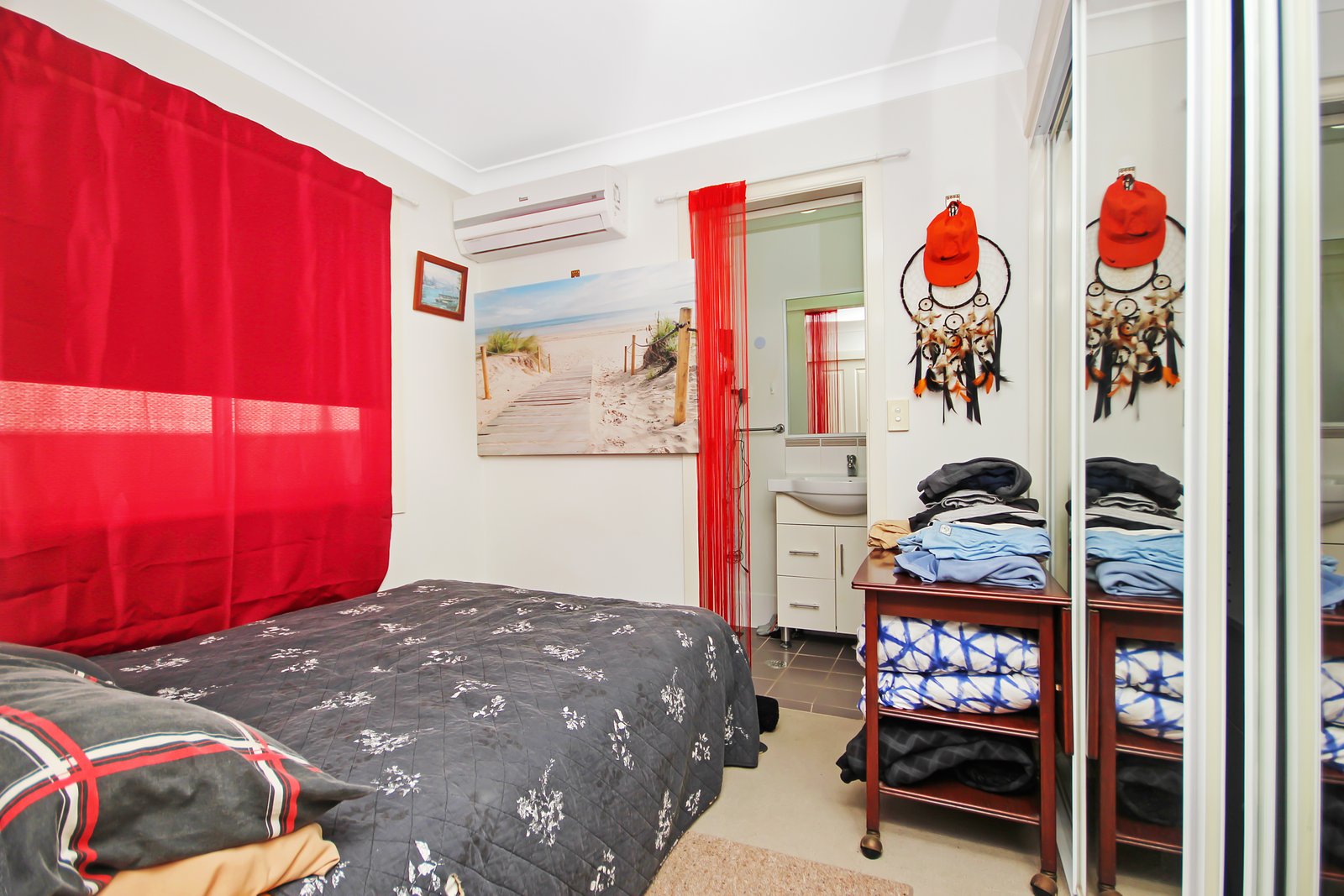  LAURIETON 3