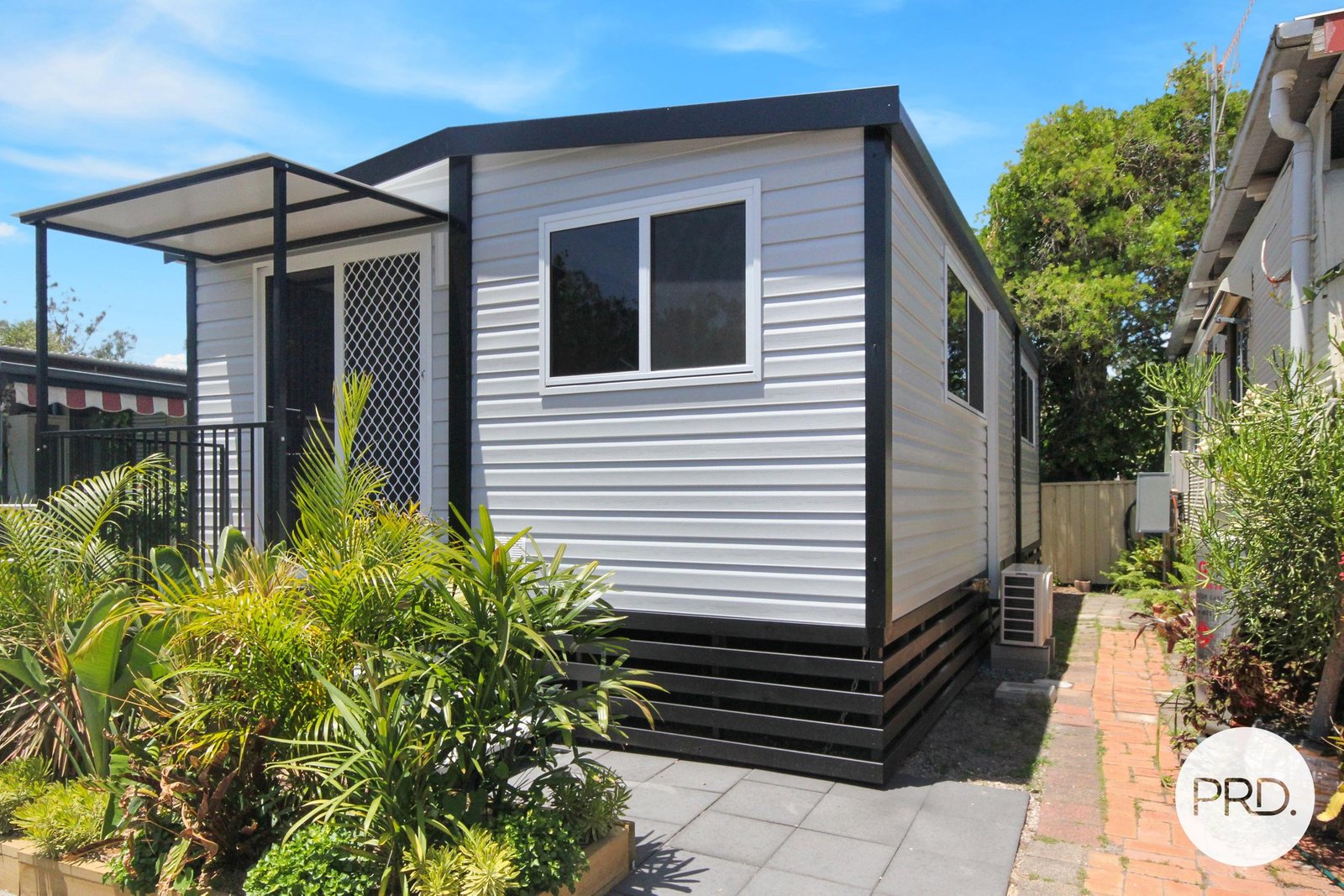 LAURIETON 1