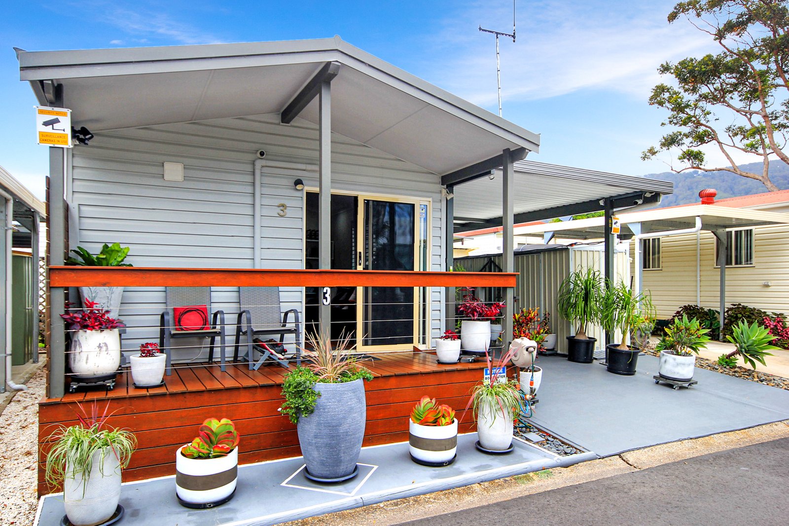  LAURIETON 9
