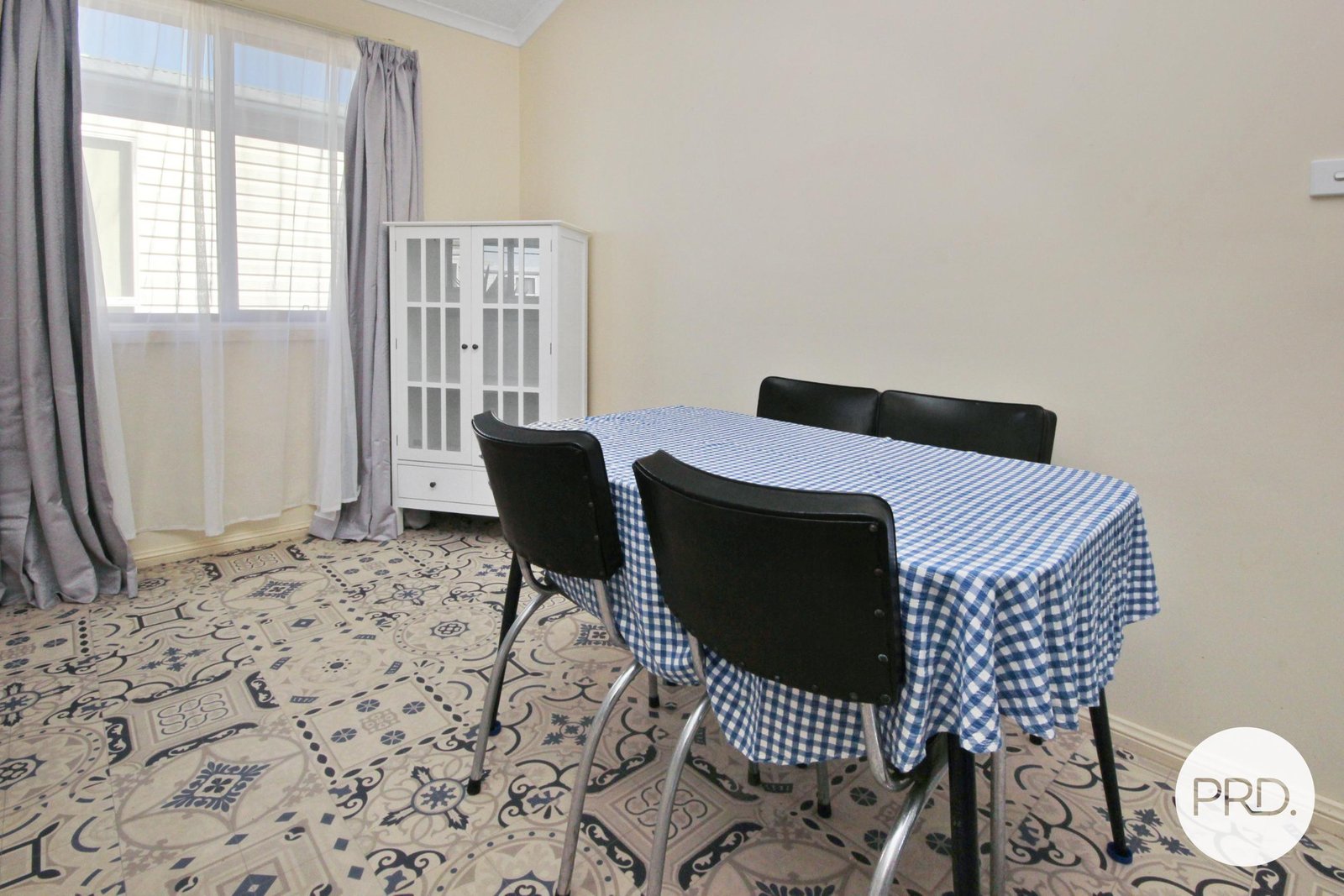 LAURIETON 6