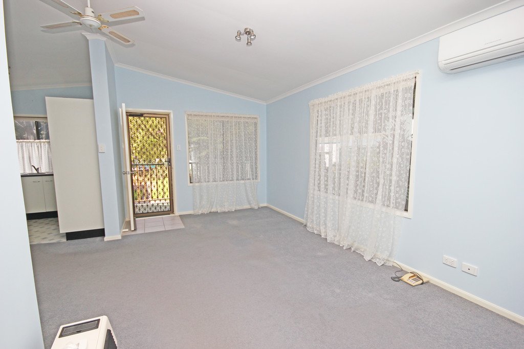  LAURIETON 5