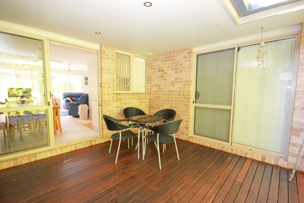  LAURIETON 4