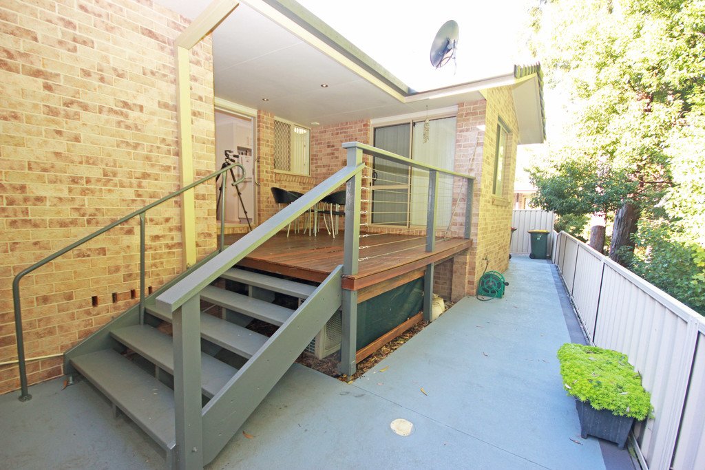  LAURIETON 12