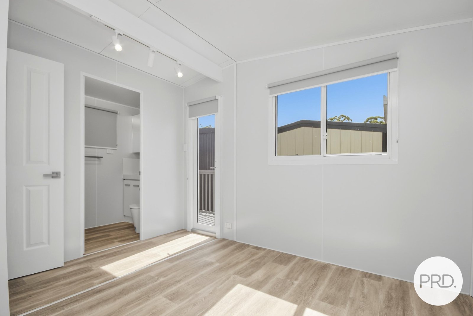  LAURIETON 6
