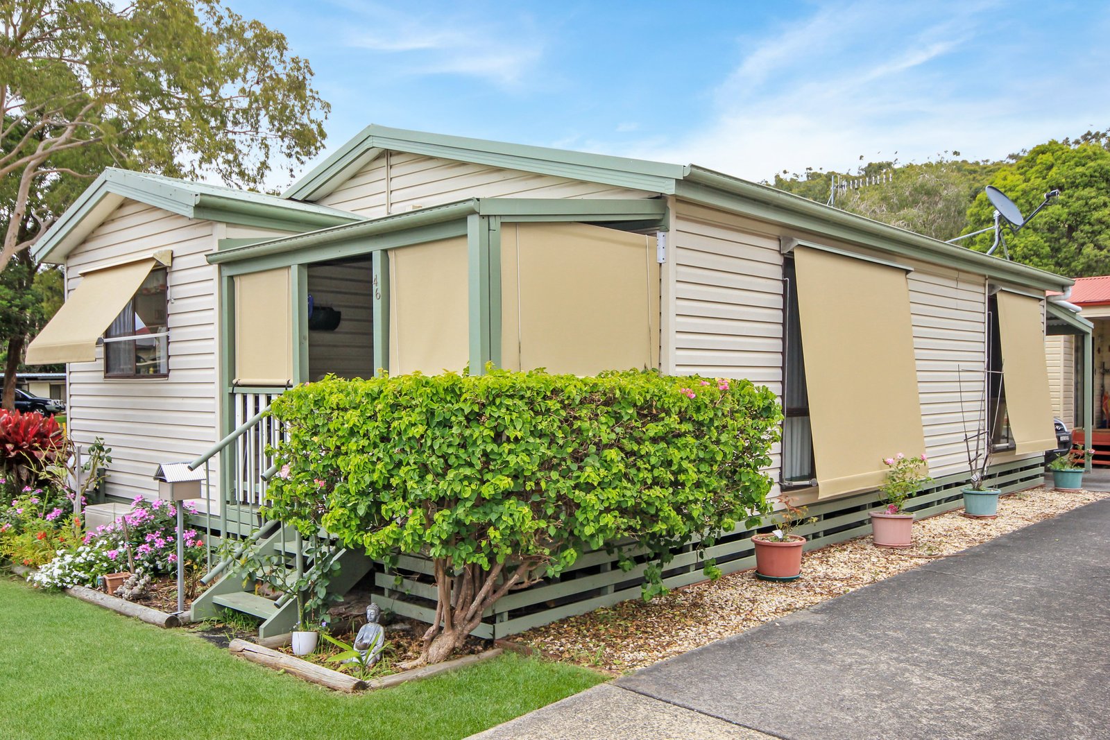  LAURIETON 1
