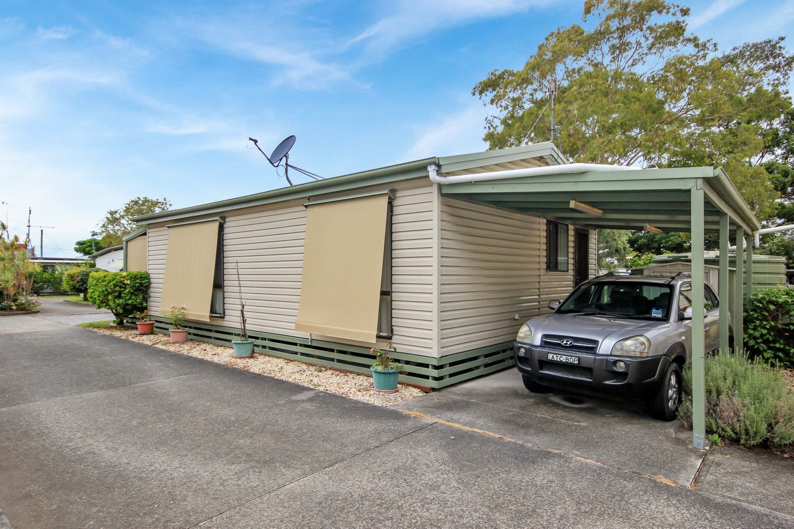 LAURIETON 8