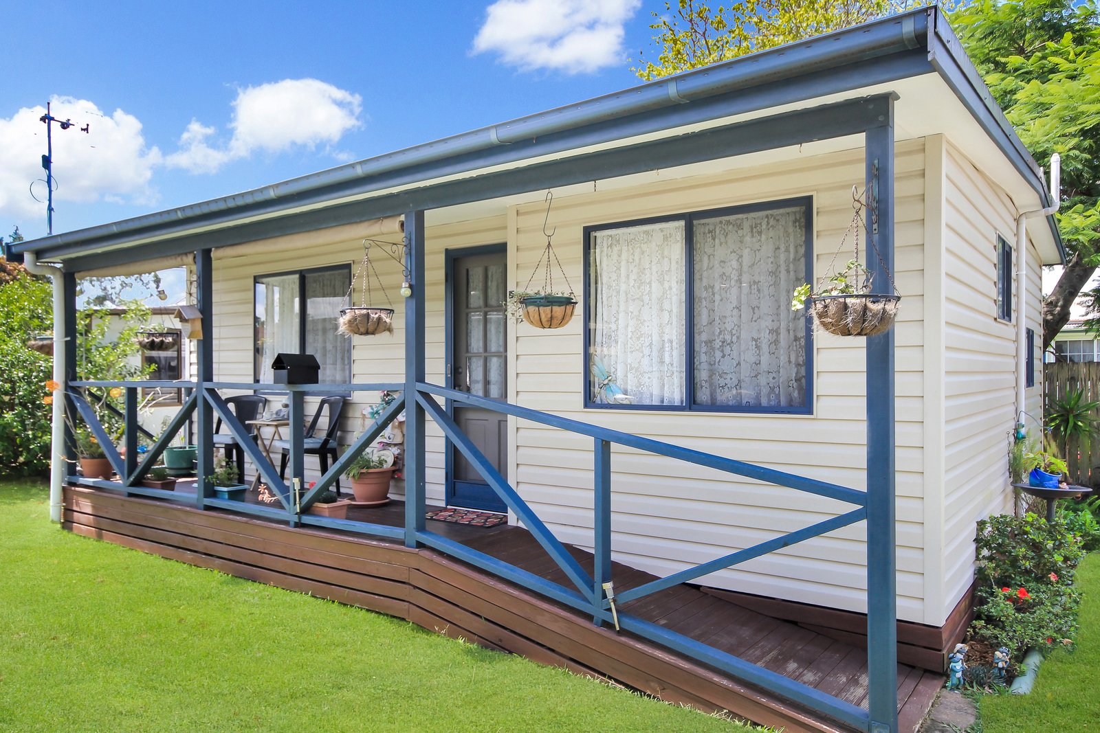  LAURIETON 1