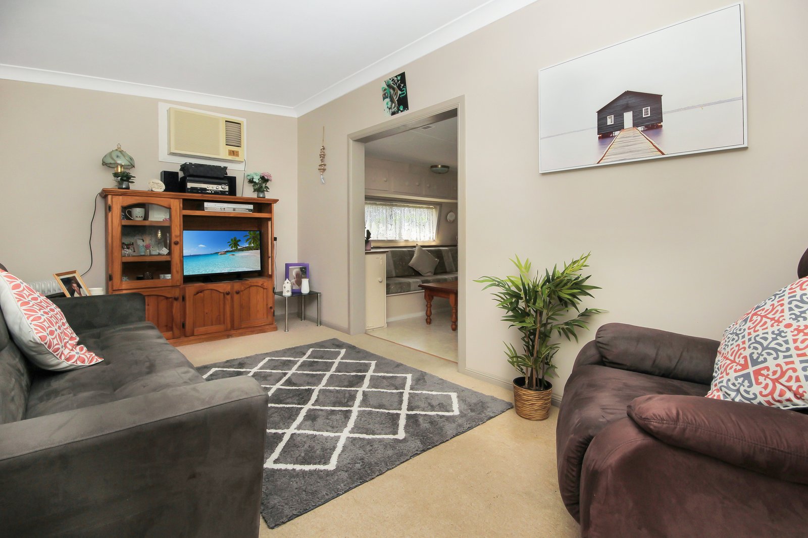  LAURIETON 3