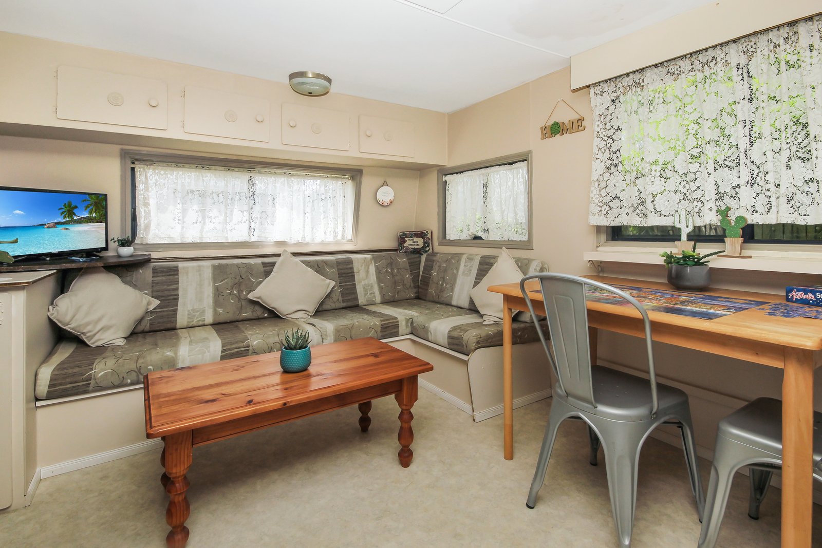  LAURIETON 4