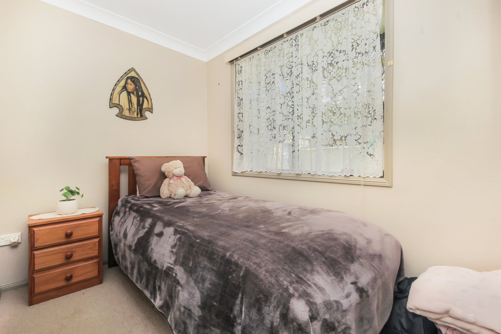  LAURIETON 7