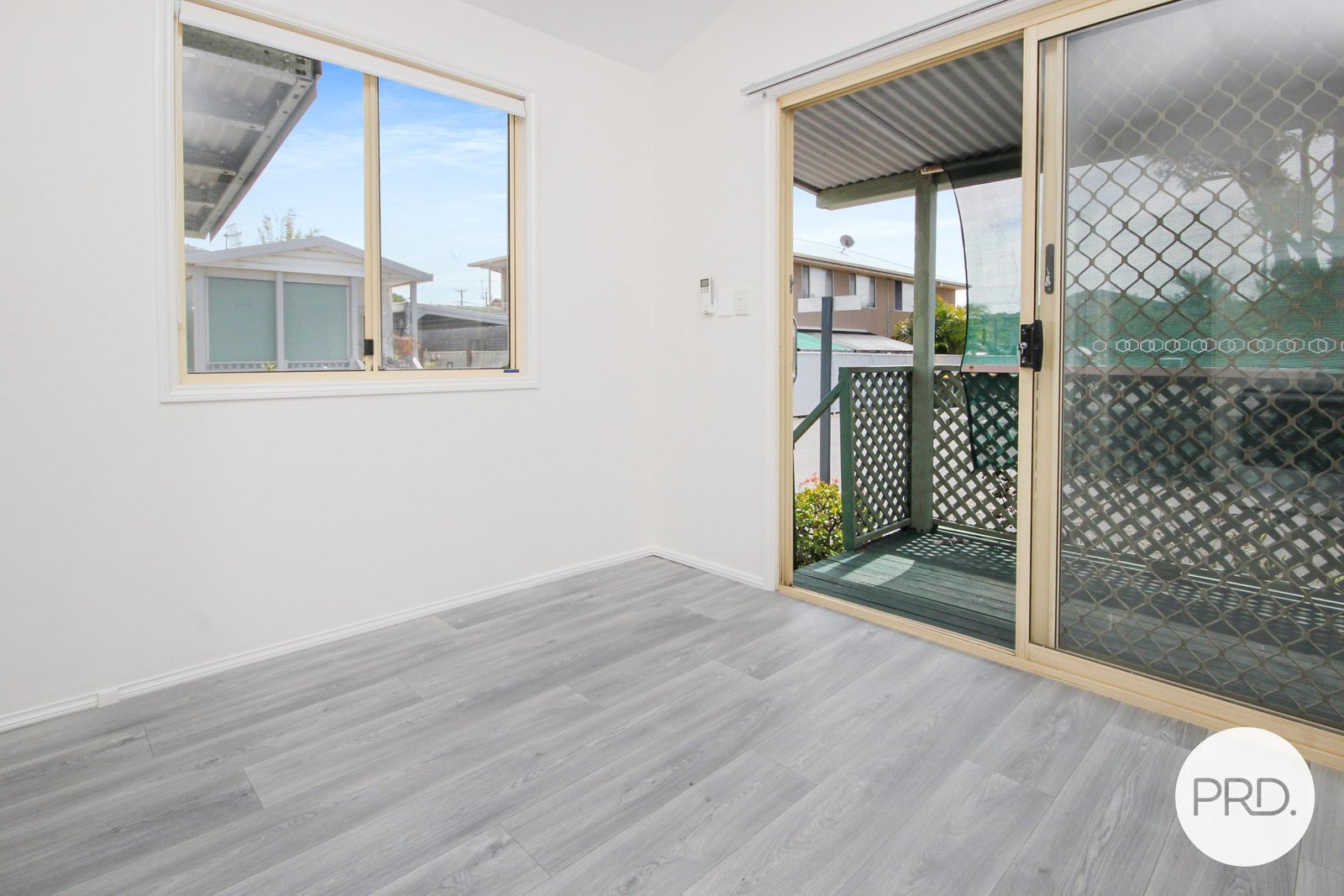  LAURIETON 4