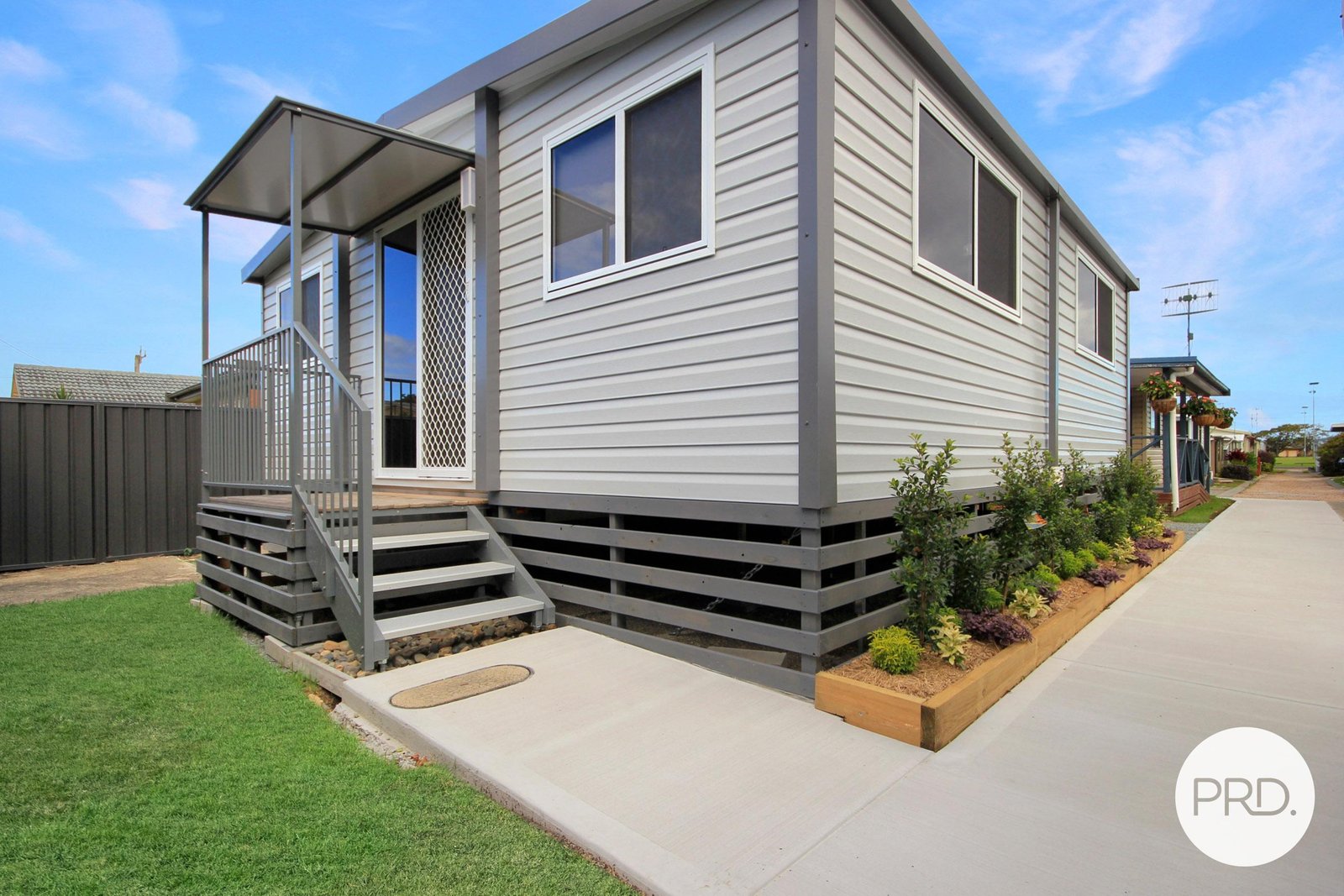  LAURIETON 1