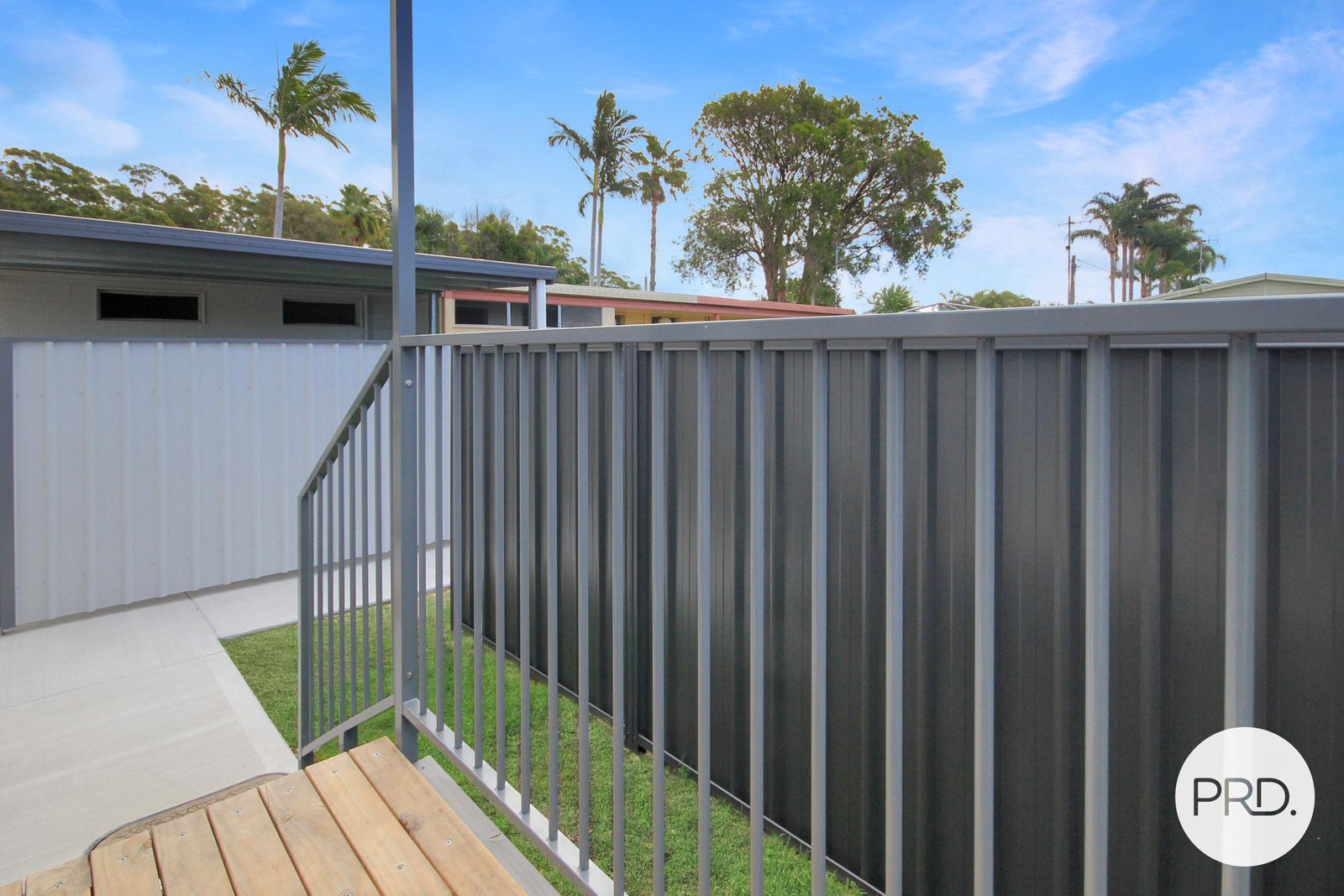  LAURIETON 4