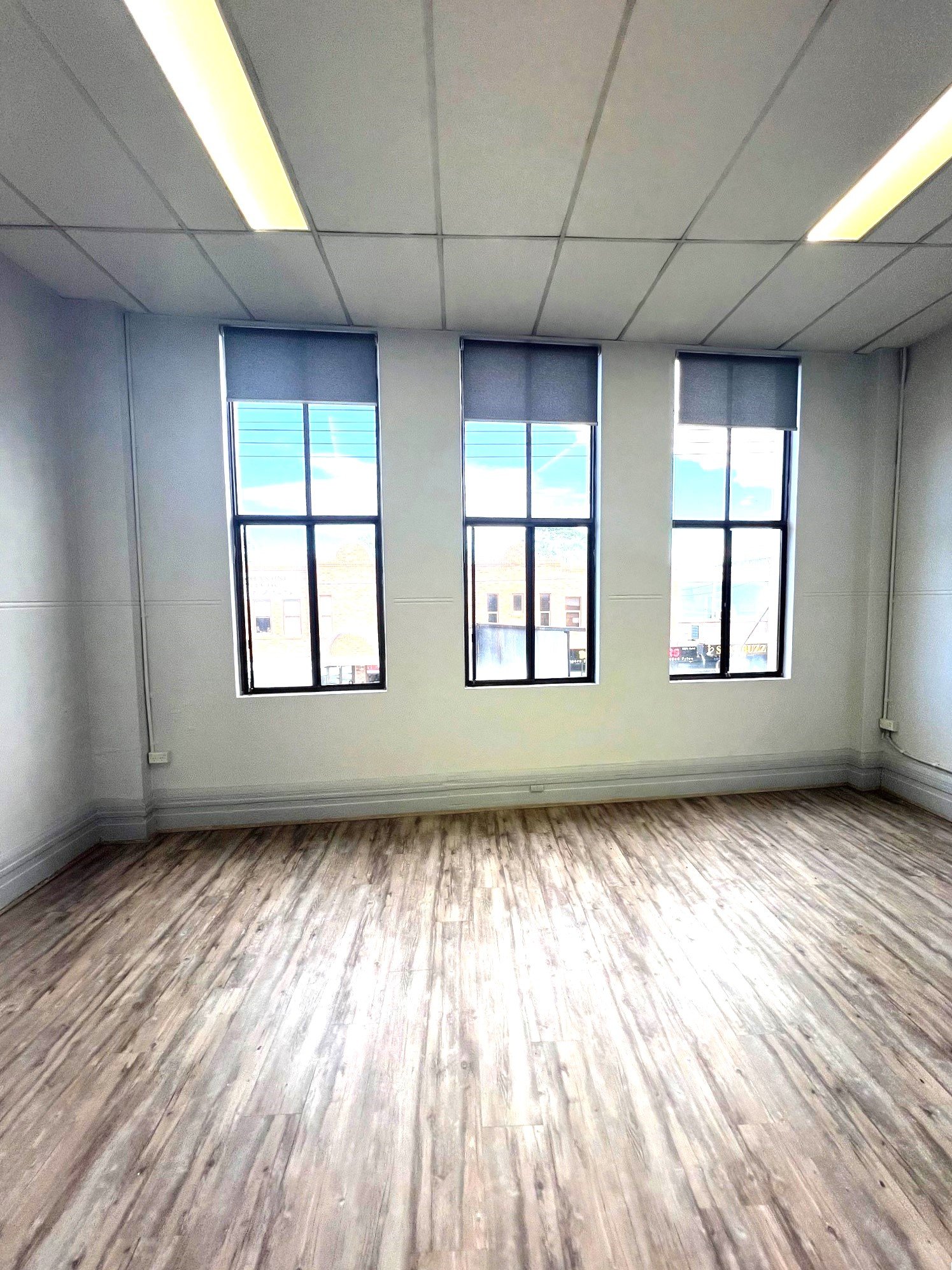 Level 1/102A Railway Parade KOGARAH 4