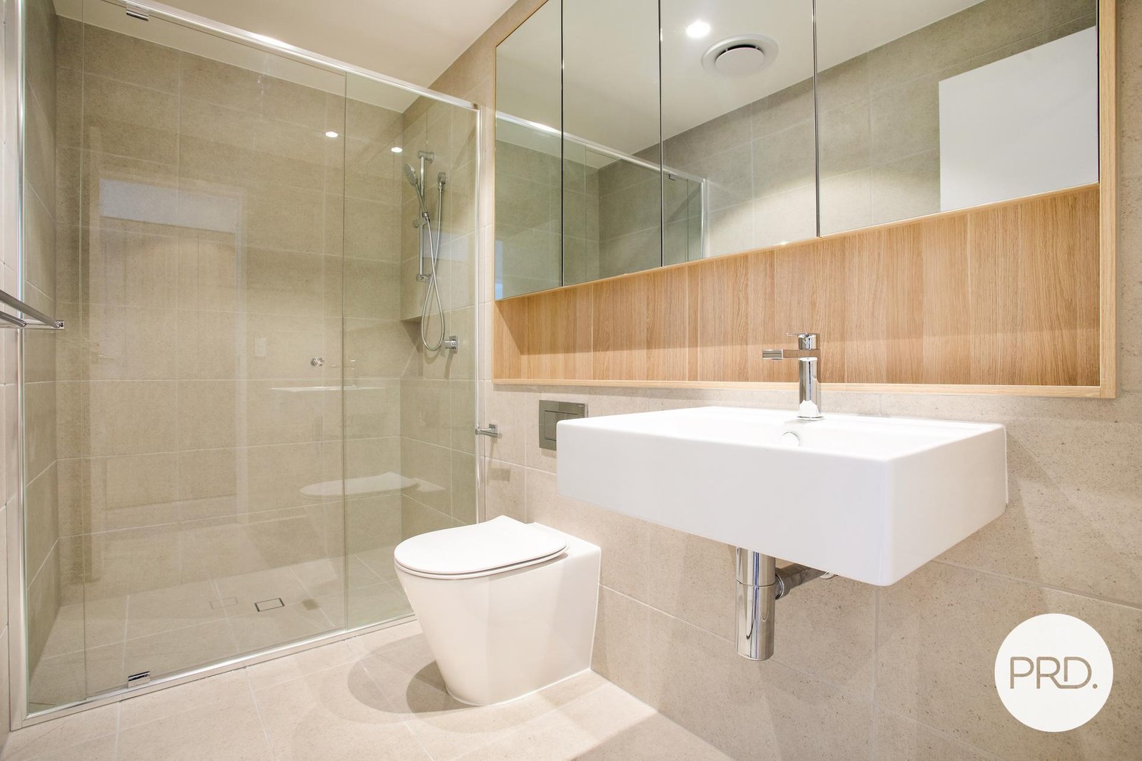 Level 2/6 Tonga Place SOUTHPORT 6