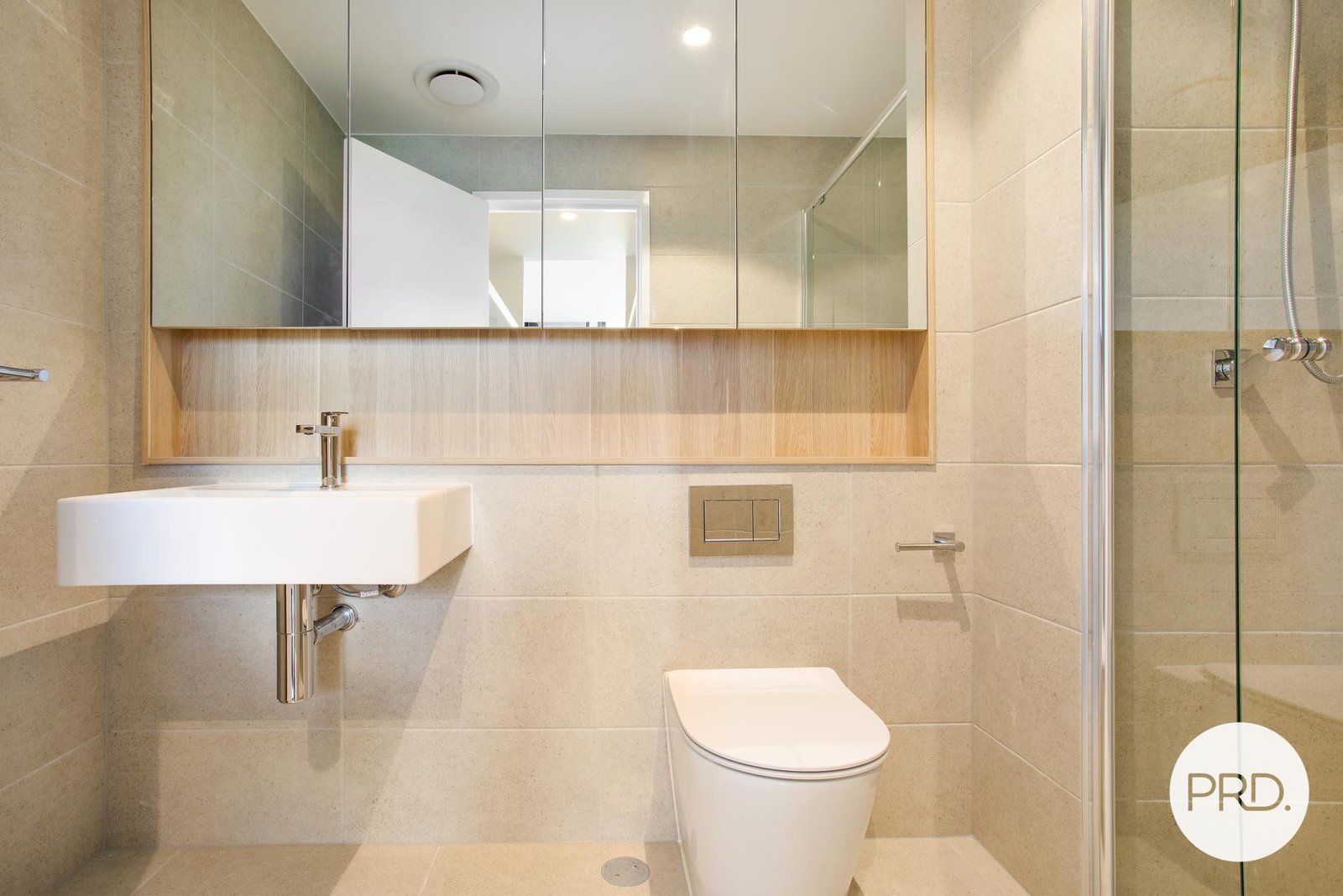 Level 2/6 Tonga Place SOUTHPORT 7