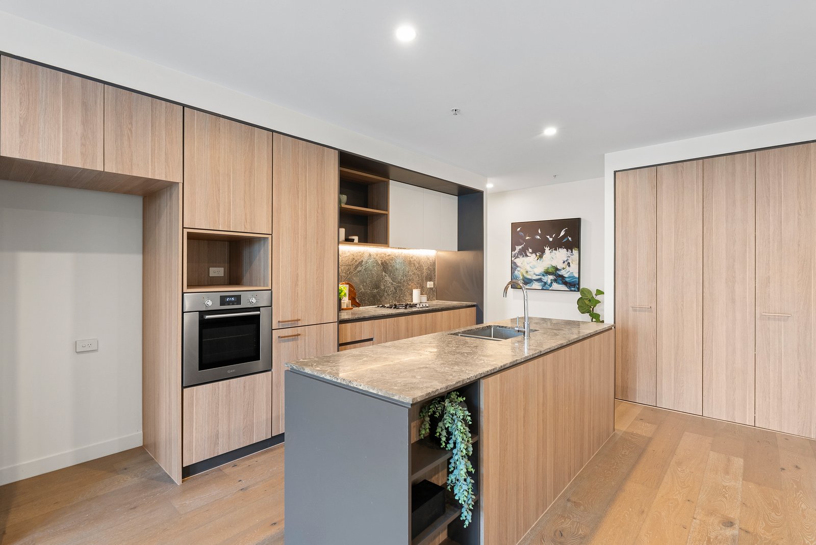 Gallery: 1/31 Prince Edward Avenue
