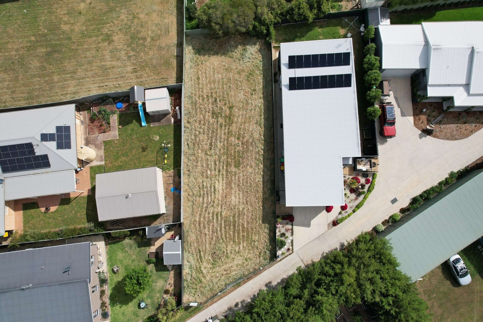 Photos: 16 Marshall Crescent